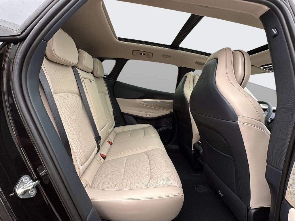 LYNK & CO 08-image-16