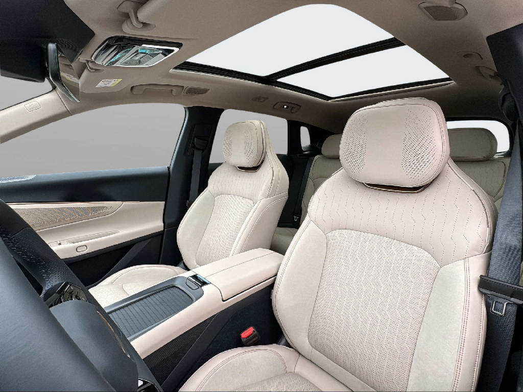 LYNK & CO 08-image-6
