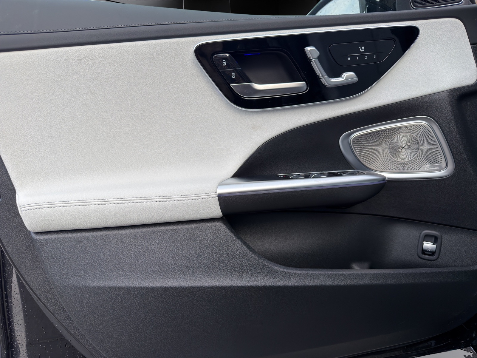 MERCEDES-BENZ C 300 4 Matic-image-5