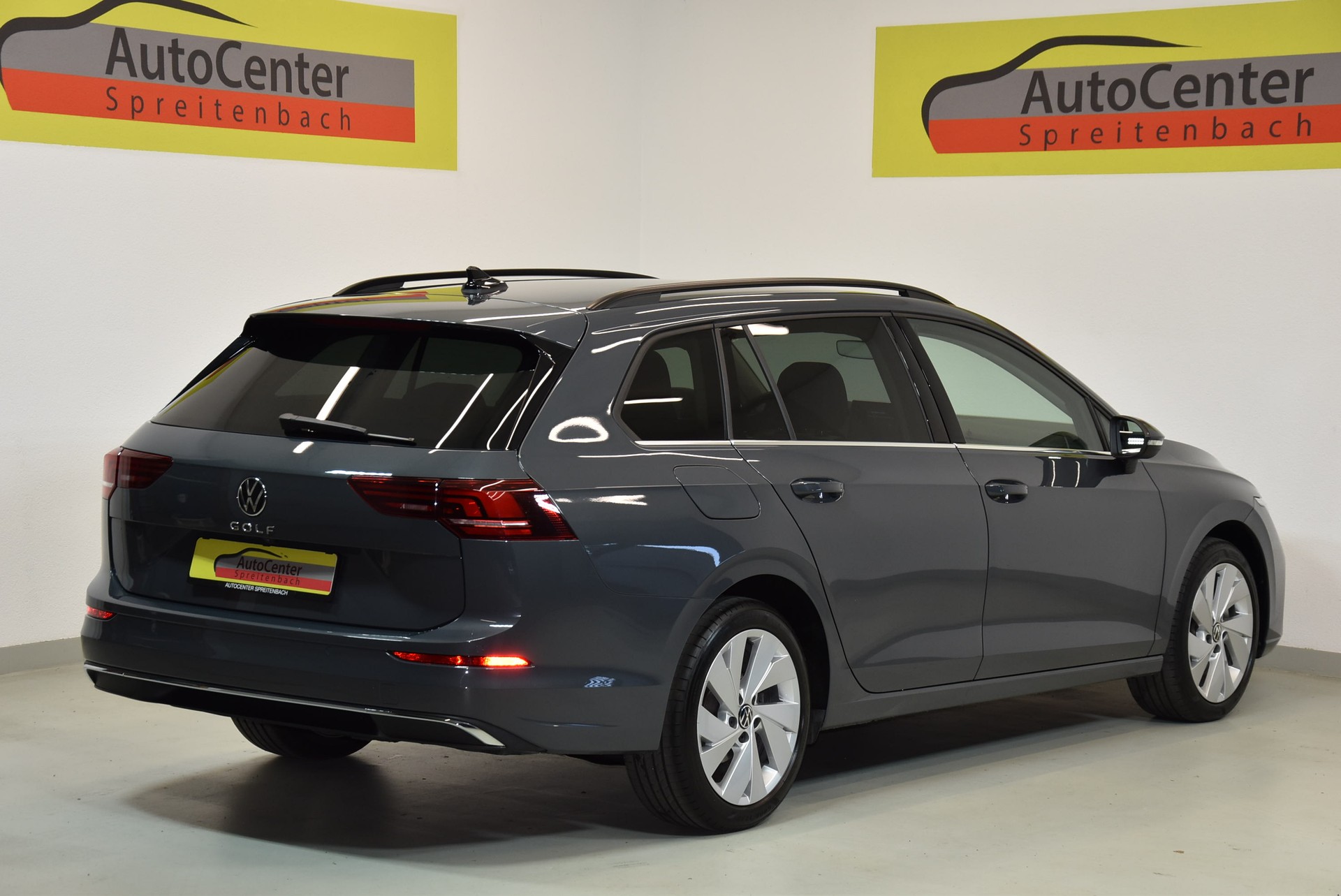 VW Golf Variant 2.0 TDI Style DSG-image-13
