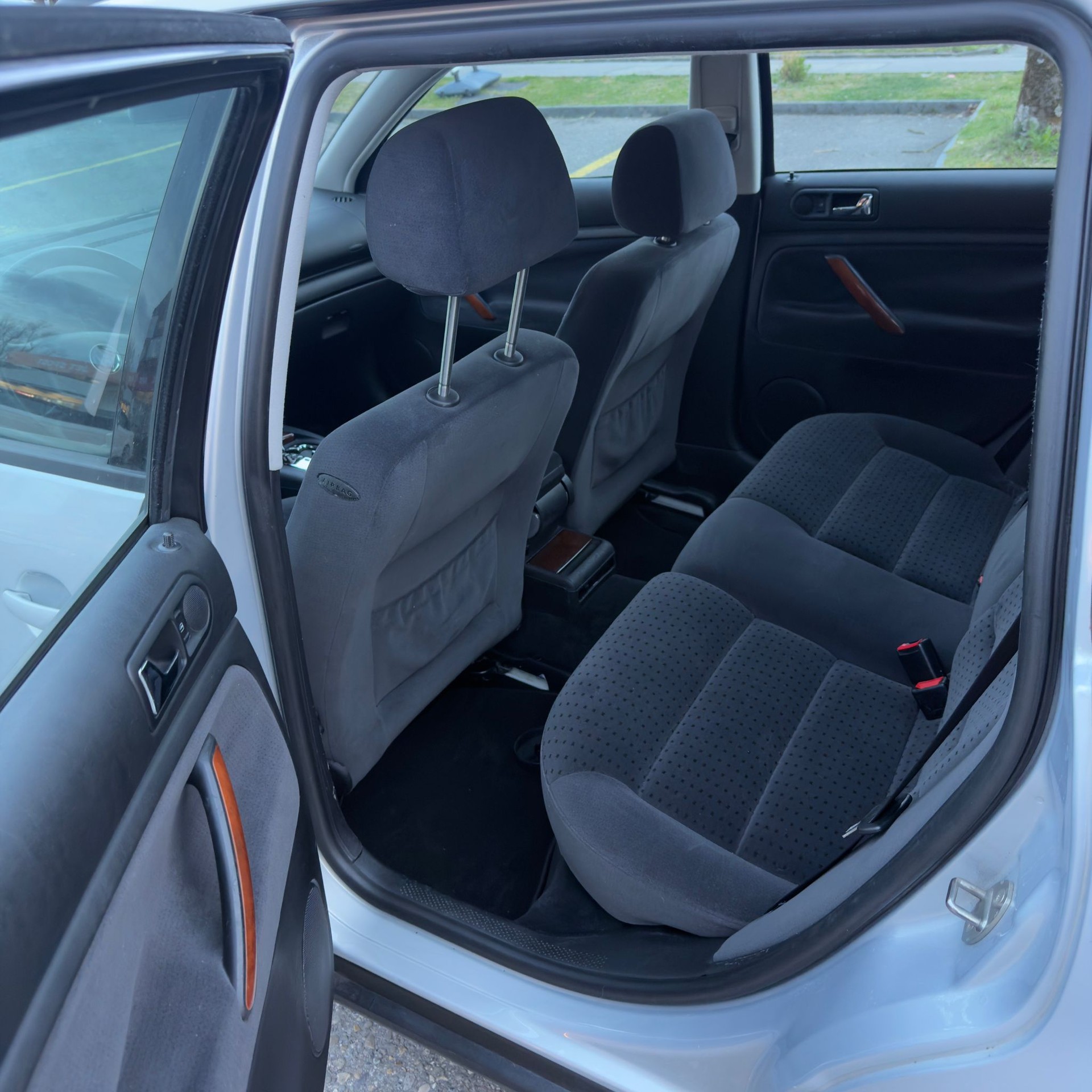 VW Passat Variant 2.8 V6 Comfortline 4Motion-image-7