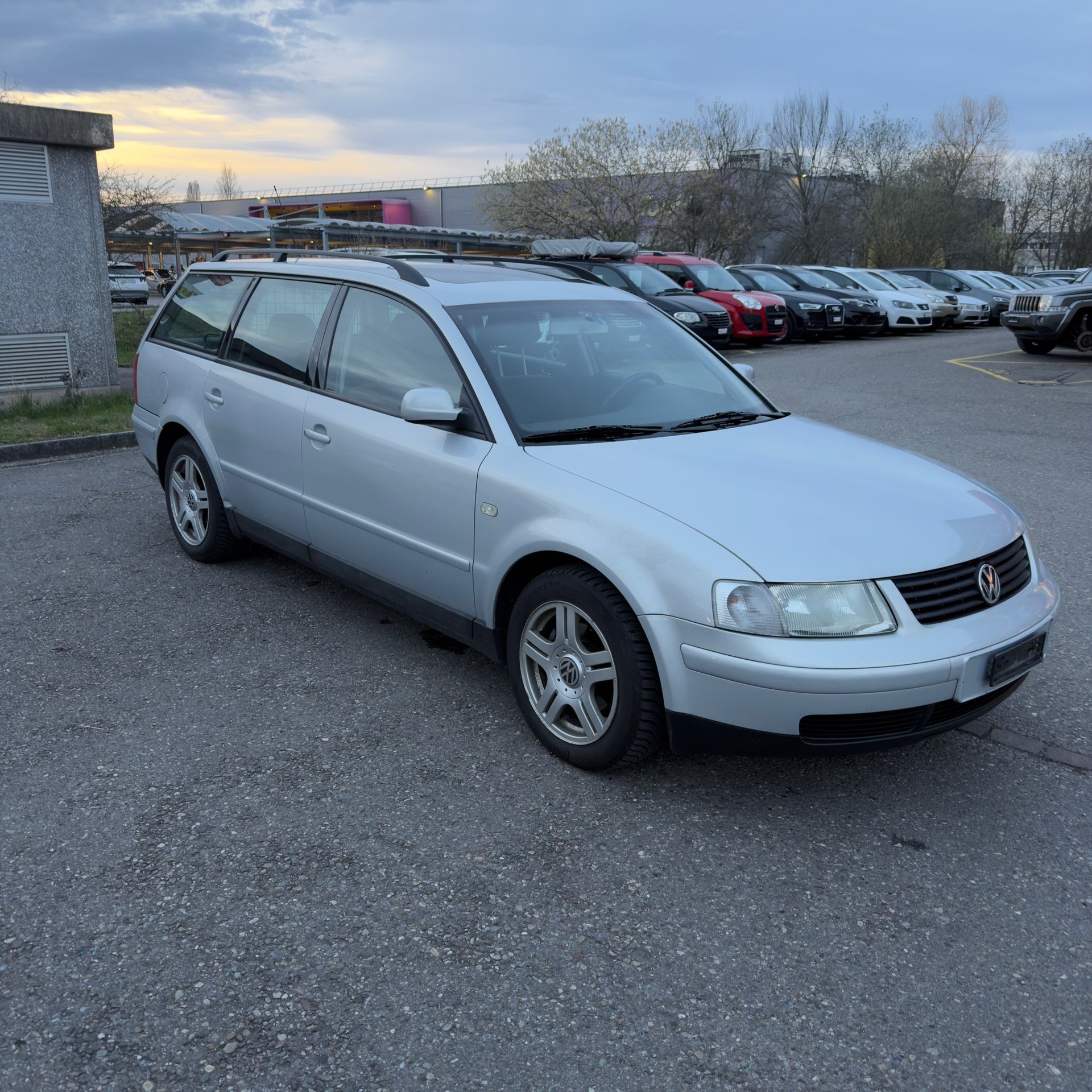 VW Passat Variant 2.8 V6 Comfortline 4Motion-image-1