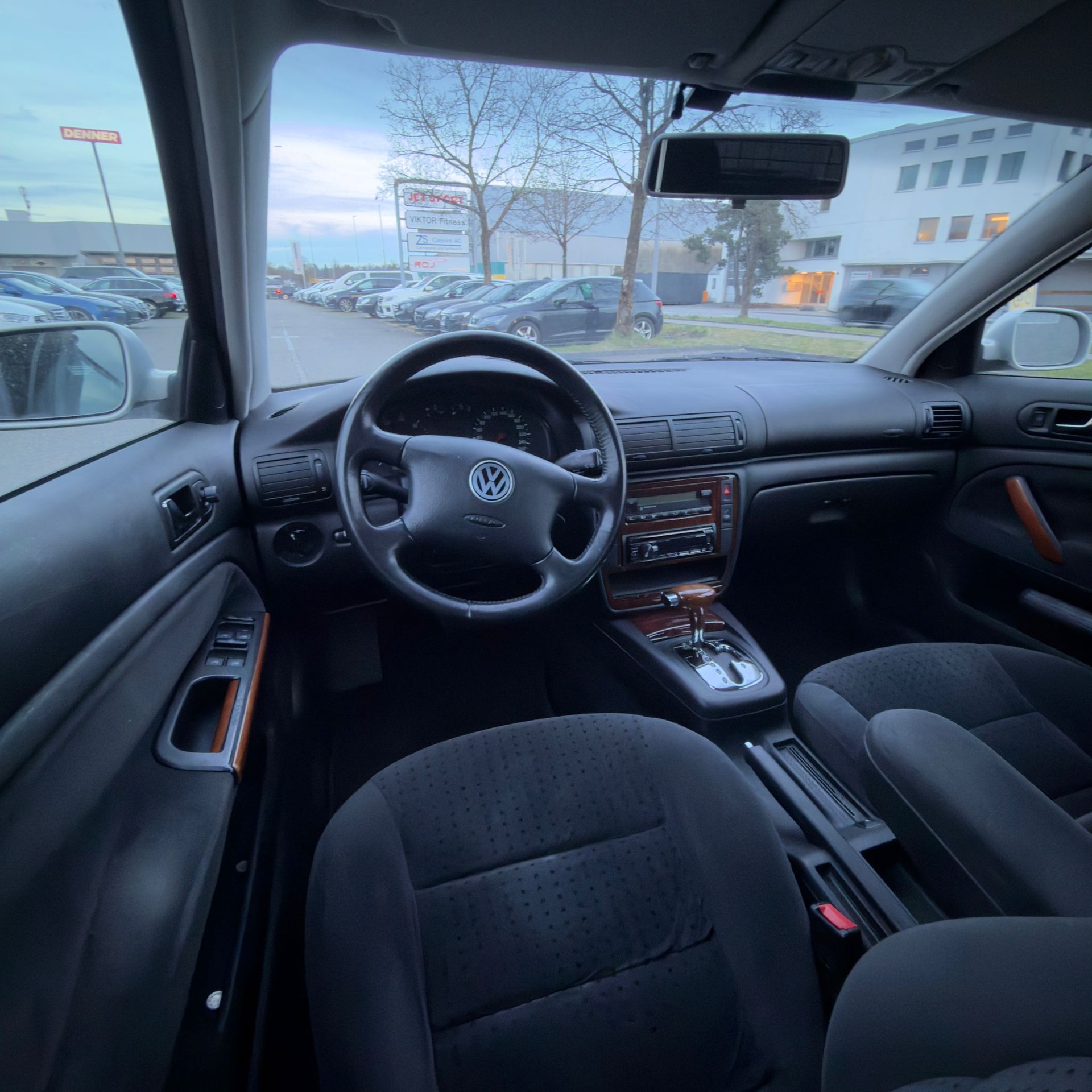 VW Passat Variant 2.8 V6 Comfortline 4Motion-image-11