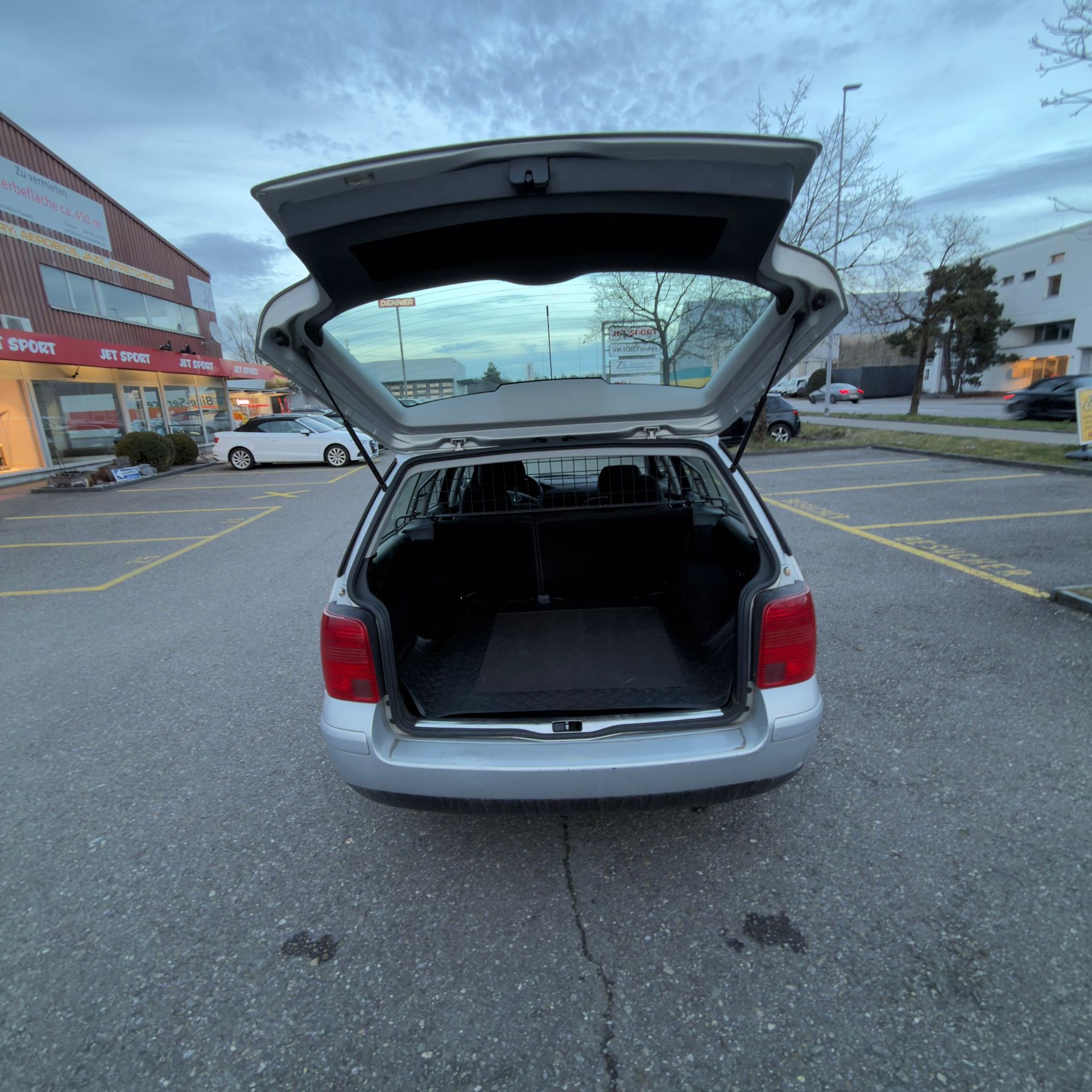 VW Passat Variant 2.8 V6 Comfortline 4Motion-image-6