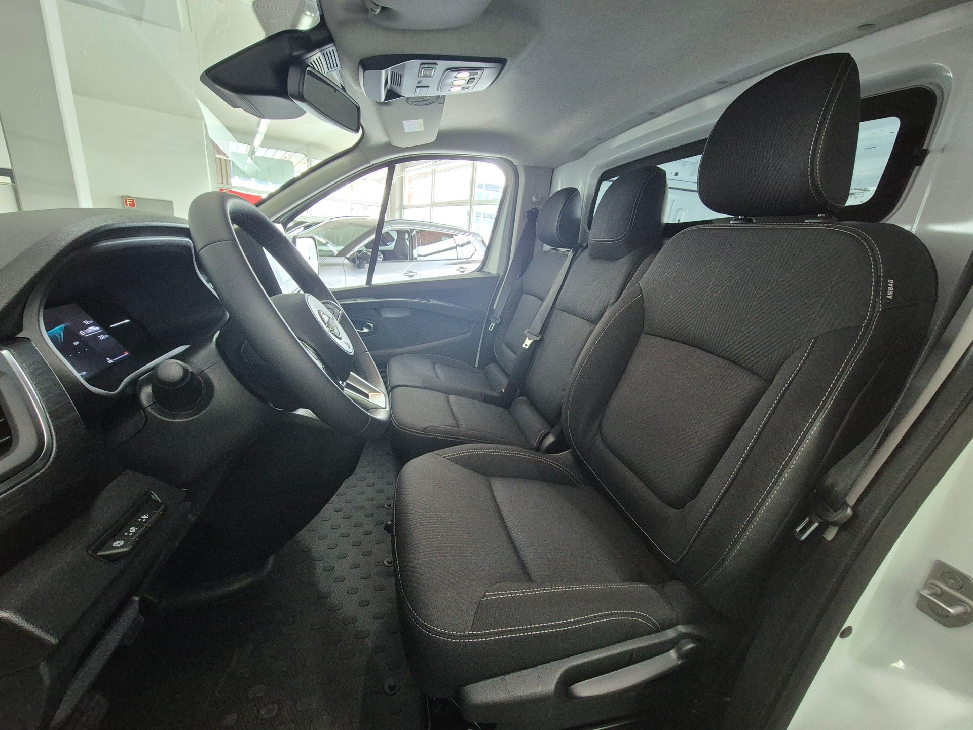 NISSAN Primastar dCi 150 3.0 L1H1 N-Connecta-image-7