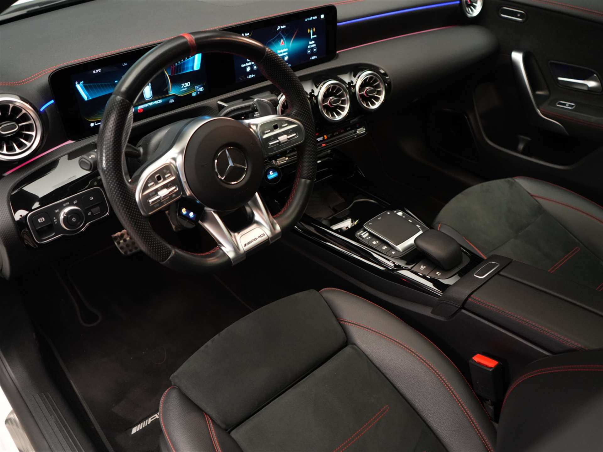 MERCEDES-BENZ CLA Shooting Brake 45 S AMG 4Matic+ 8G-DCT *Panorama*Assistenzpaket*Burmester*-image-8