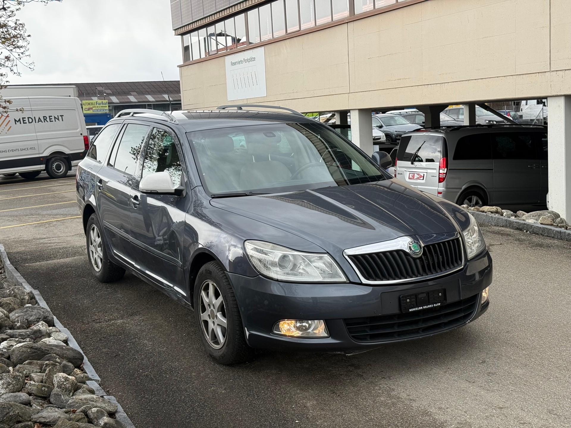 SKODA Octavia Combi 1.8 TSI Adventure 4x4-image-1