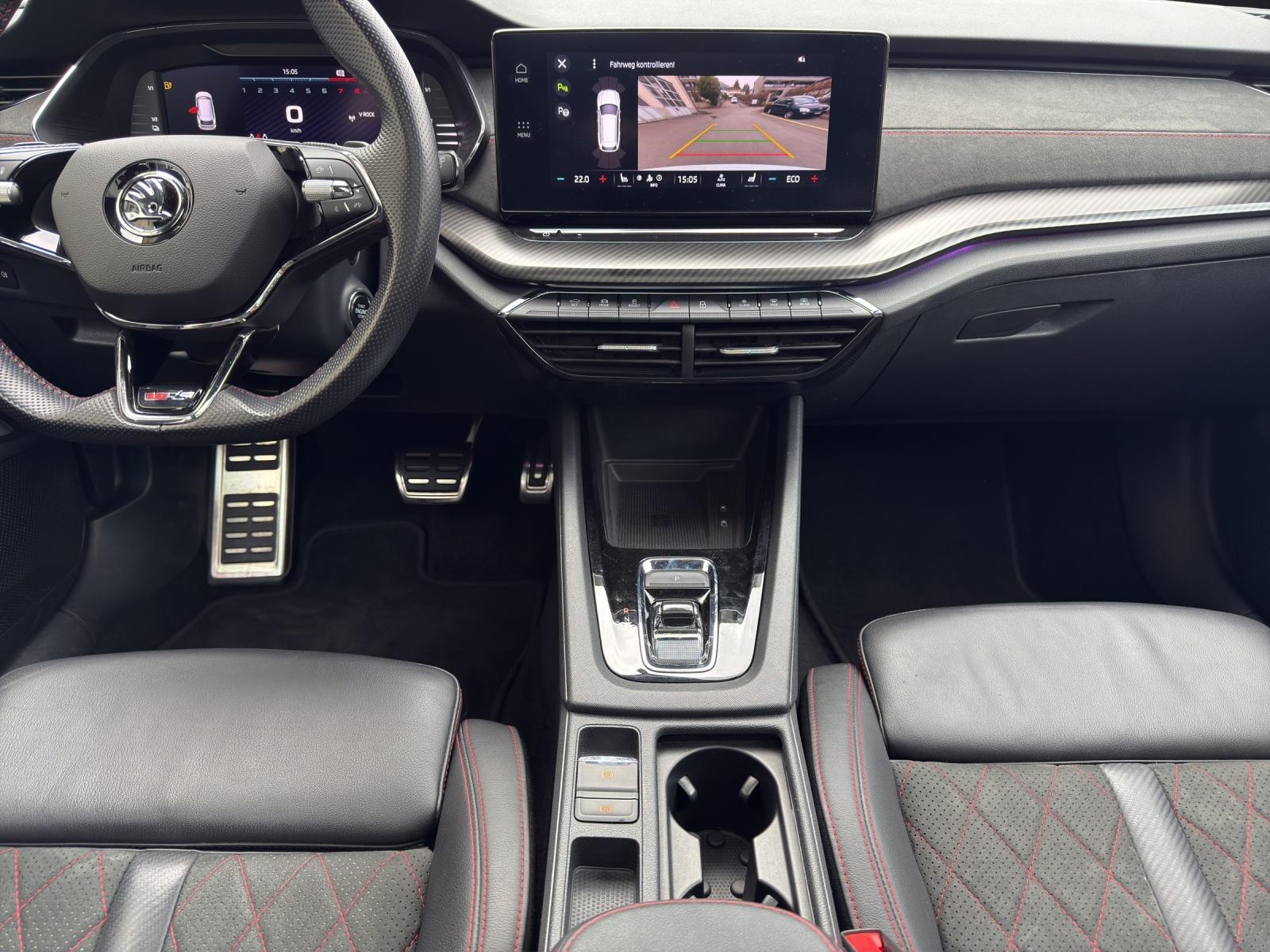 SKODA Octavia Combi 1.4 TSI PHEV 245 RS DSG-image-16