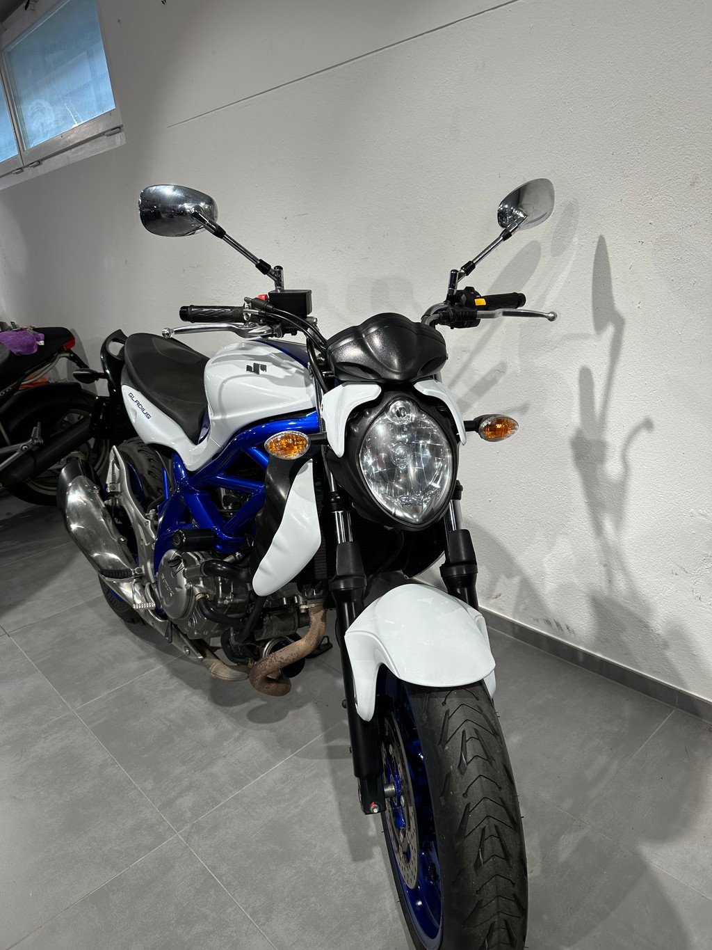 SUZUKI SFV 650 Gladius-showroom-element-1