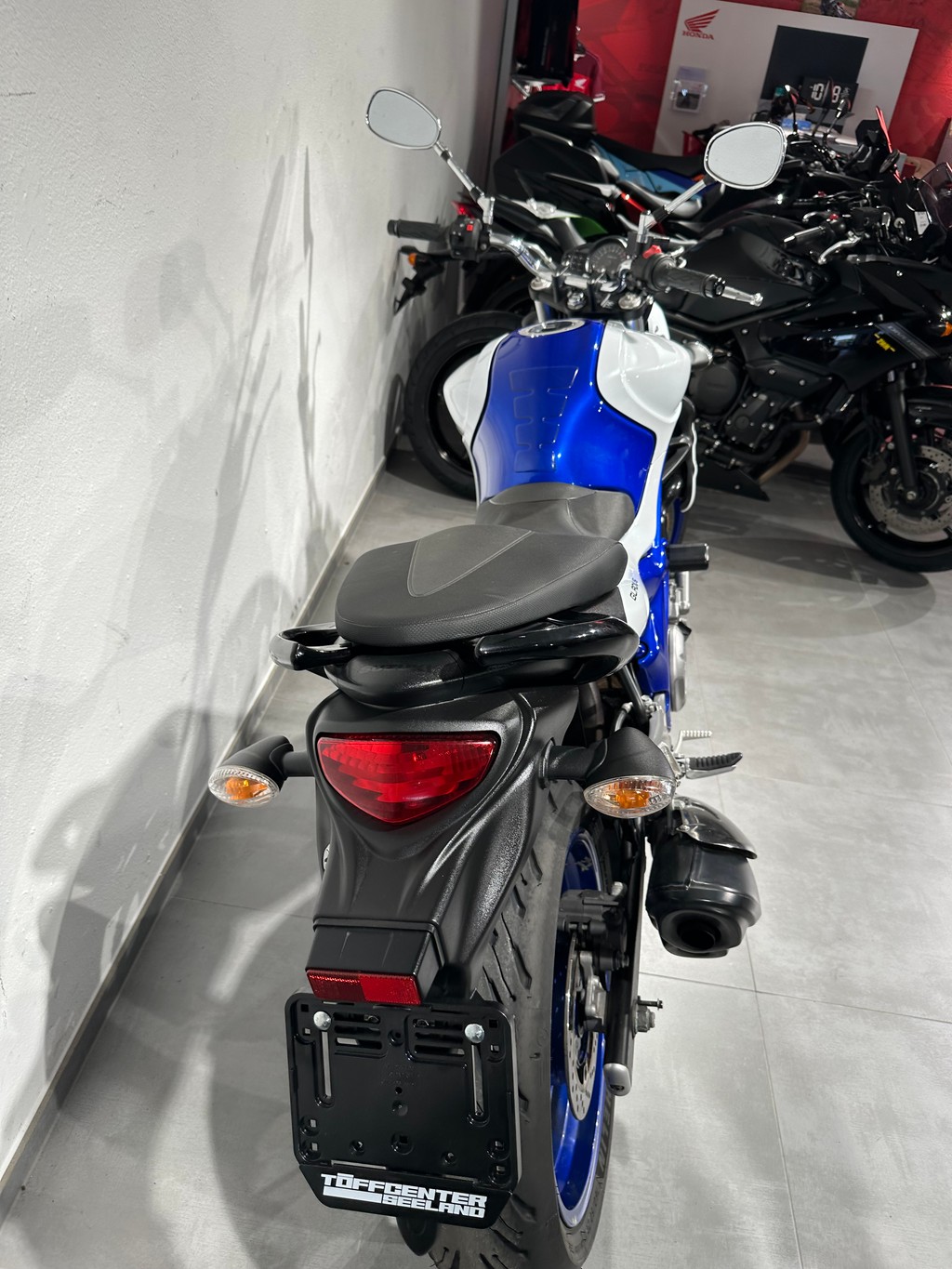SUZUKI SFV 650 Gladius-showroom-element-2
