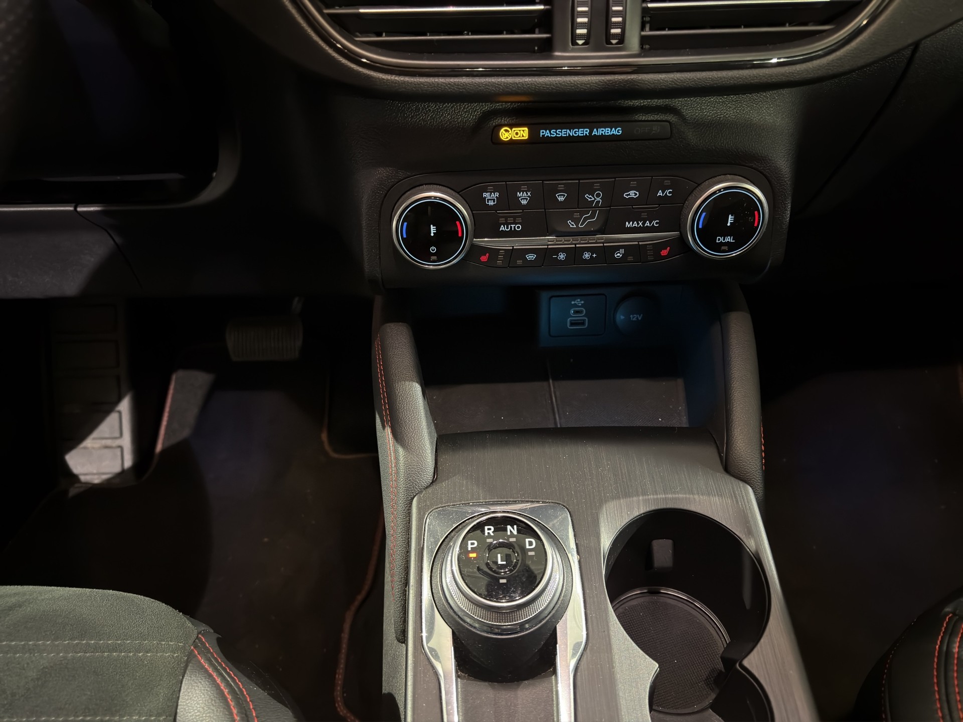 FORD Kuga 2.5 PHEV ST-Line X 2WD-image-11