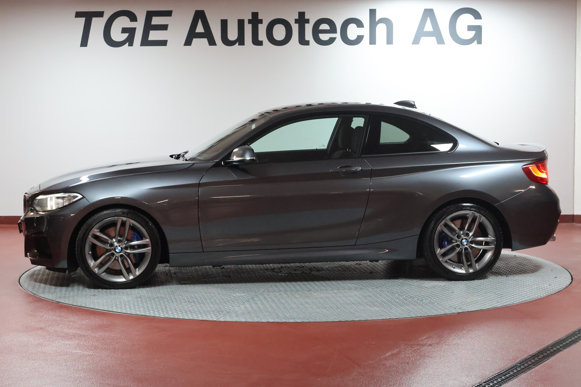 BMW 220d M Sport-image-3