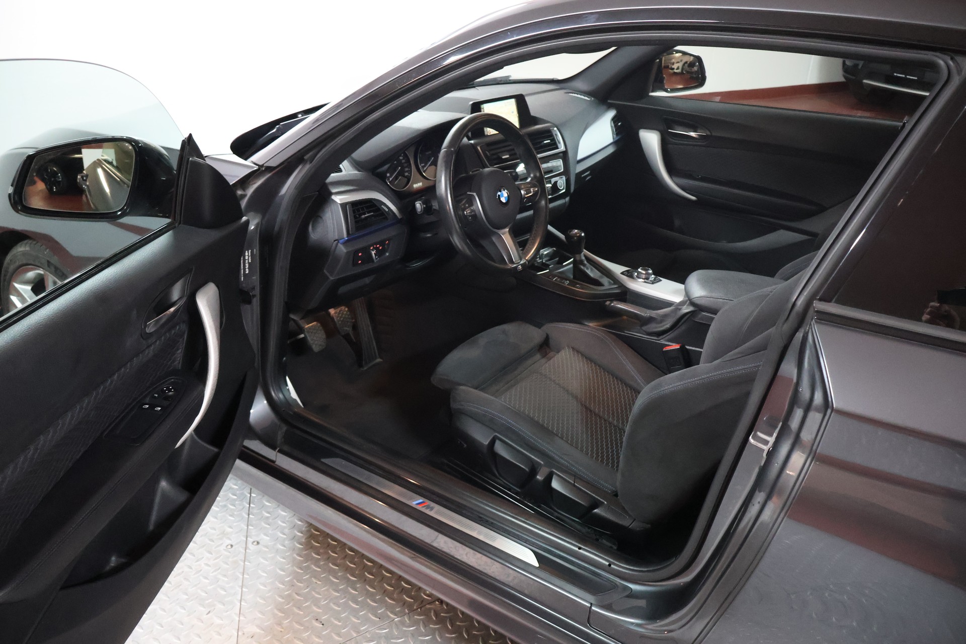 BMW 220d M Sport-image-5