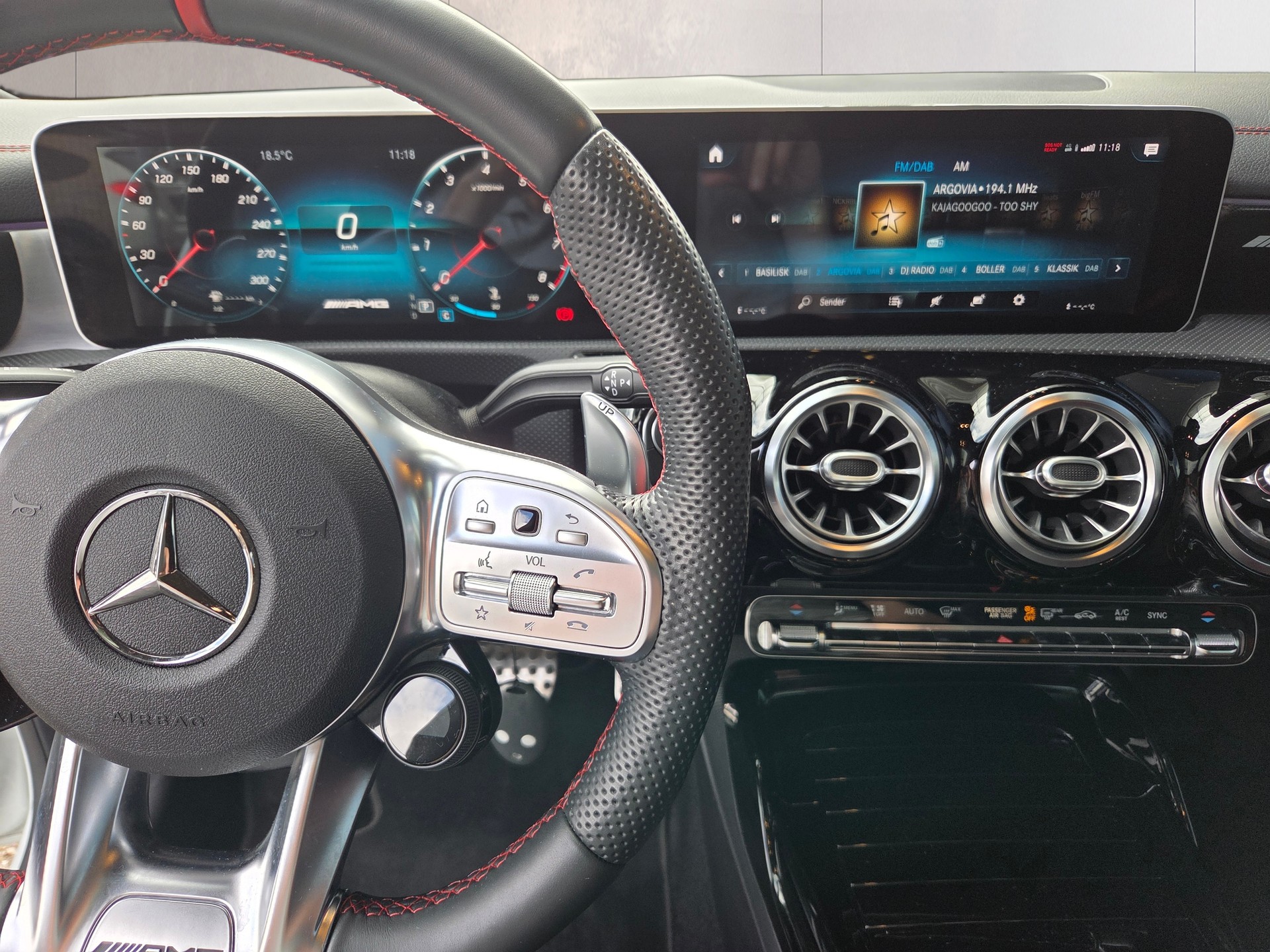 MERCEDES-BENZ CLA Shooting Brake 45 AMG 4Matic+ 8G-DCT-image-12