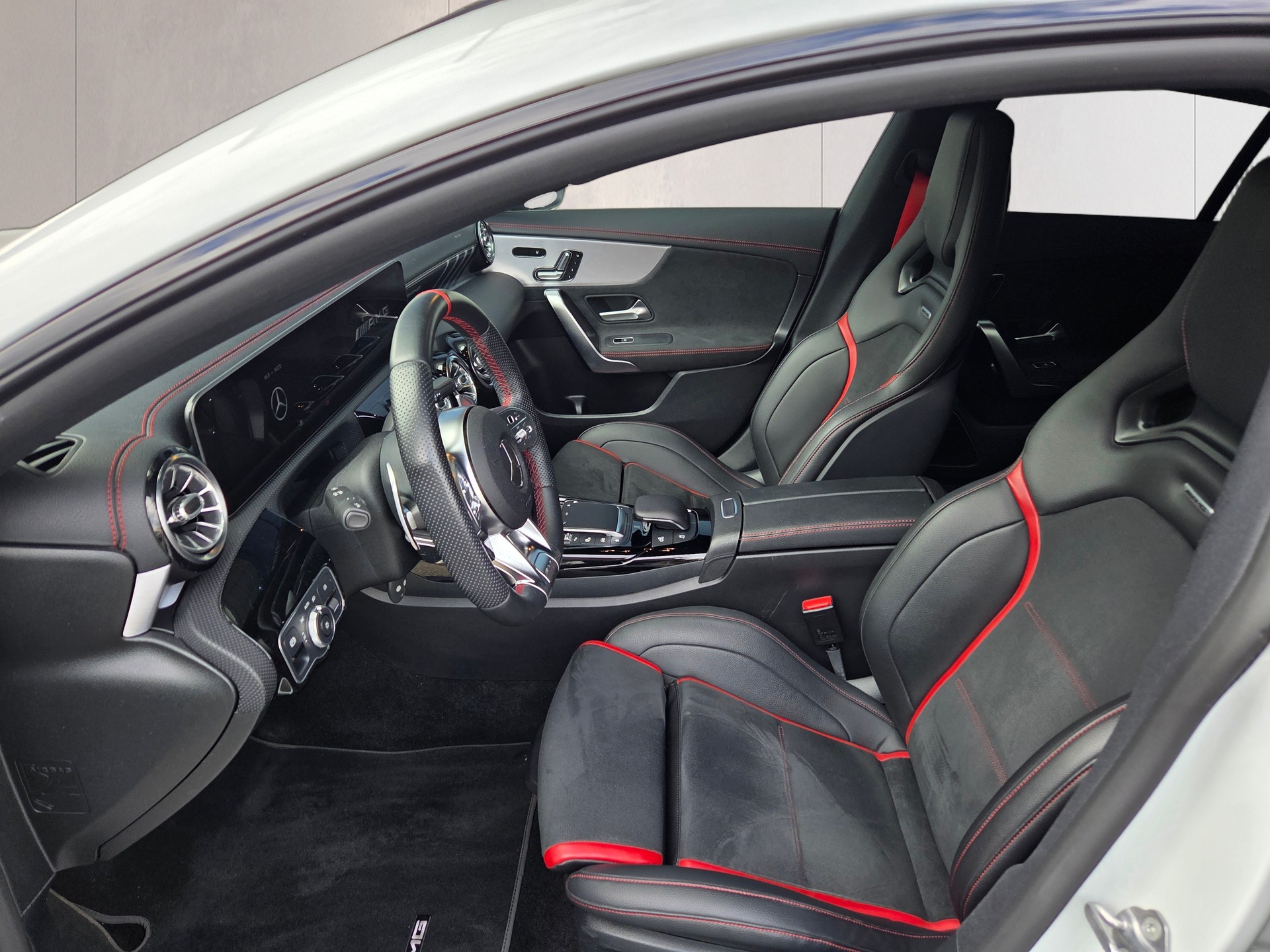 MERCEDES-BENZ CLA Shooting Brake 45 AMG 4Matic+ 8G-DCT-image-9