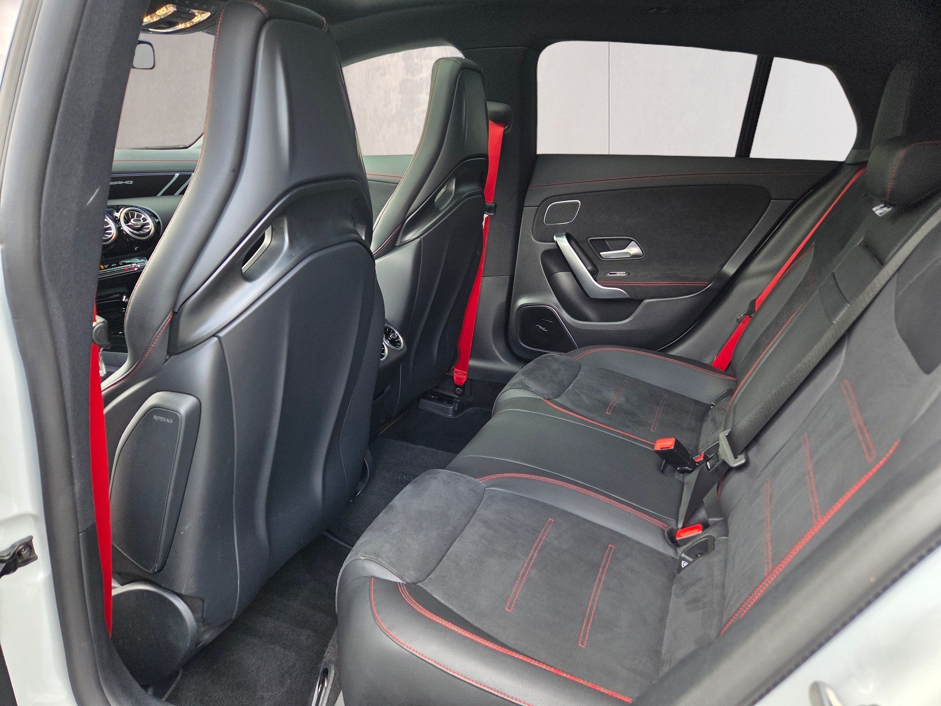 MERCEDES-BENZ CLA Shooting Brake 45 AMG 4Matic+ 8G-DCT-image-10
