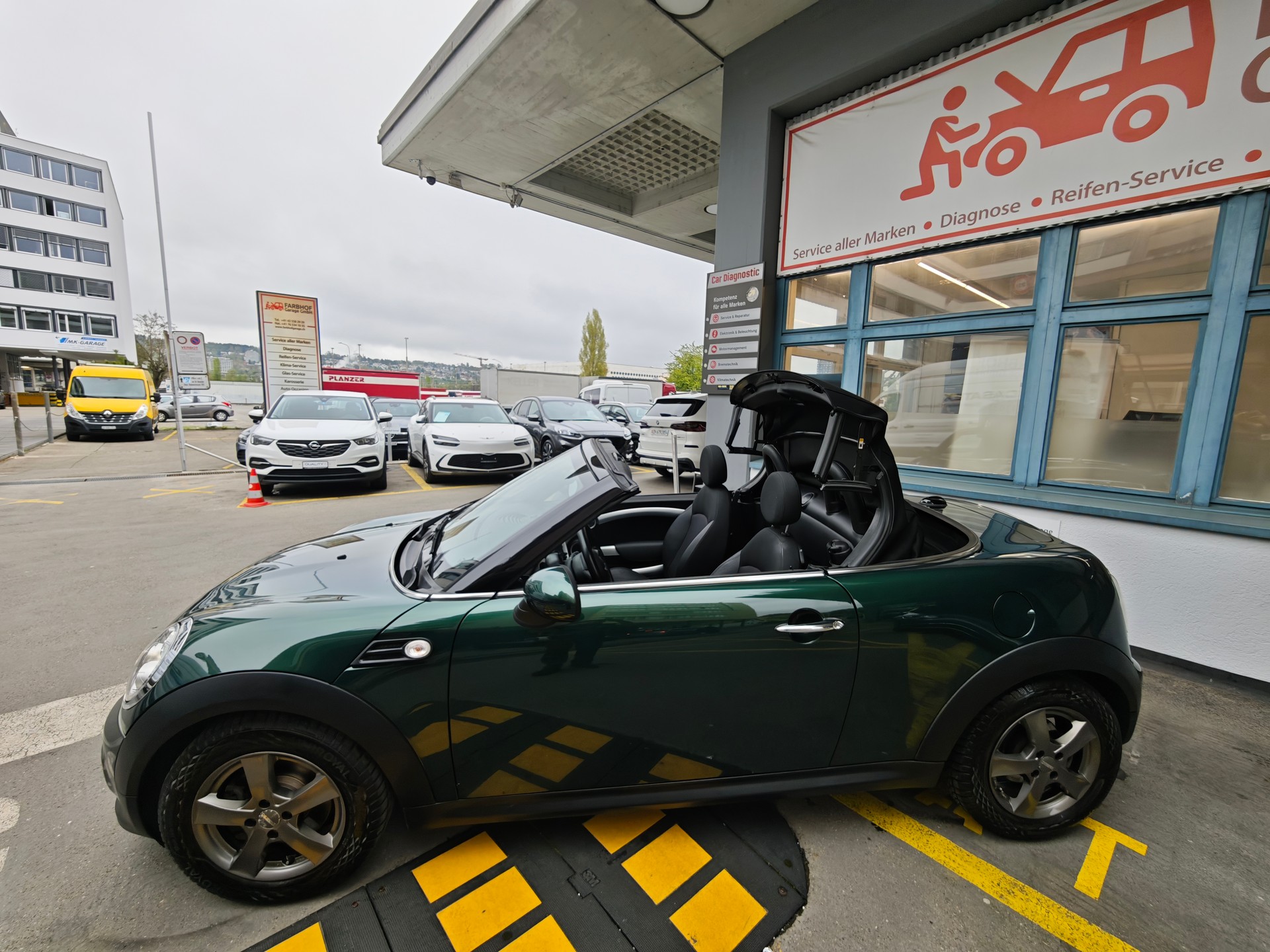 MINI Cooper Roadster-image-8