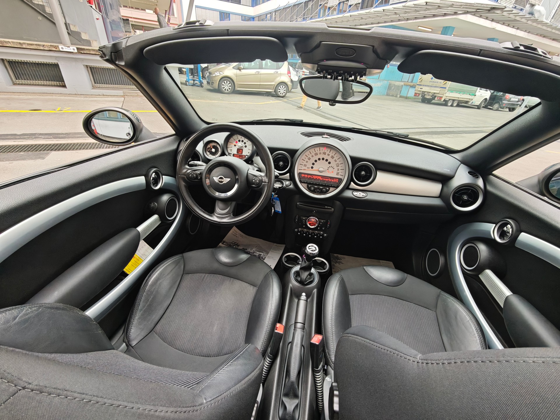 MINI Cooper Roadster-image-12