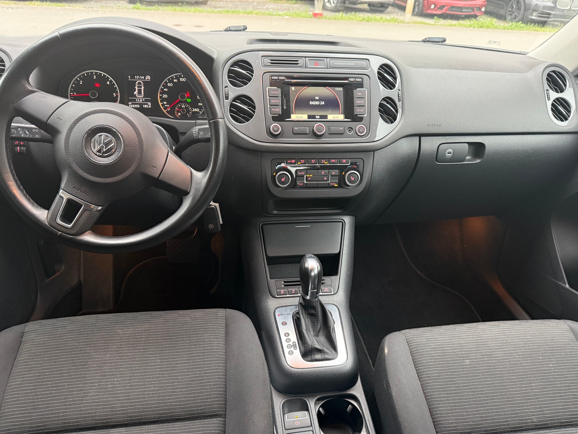 VW Tiguan 2.0 TDI BlueMotion Track&Field 4Motion DSG-image-6