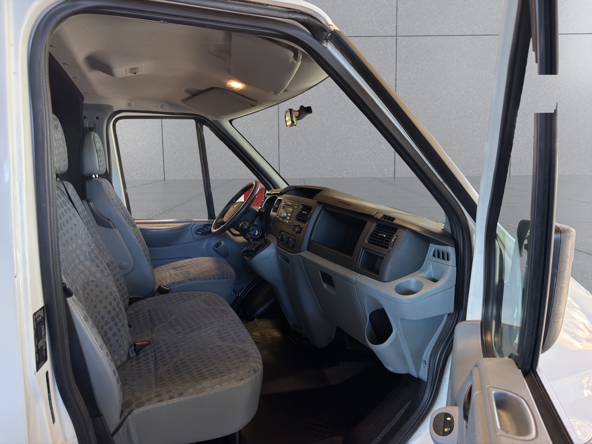 FORD Transit Van 260S Trend*GEPFLEGT*AHK*NUR 79000 KM*-image-13
