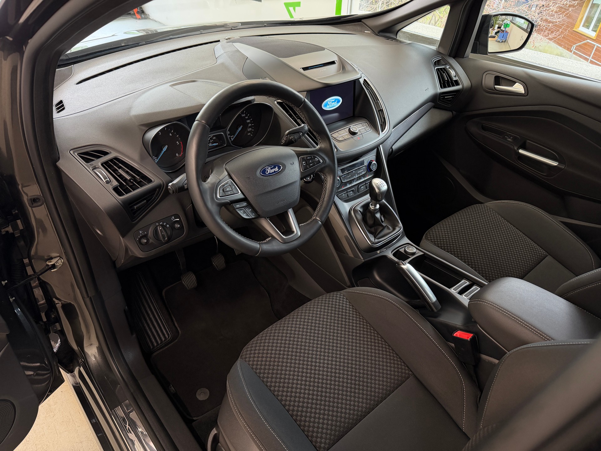 FORD C-Max 2.0 TDCi Trend-image-9