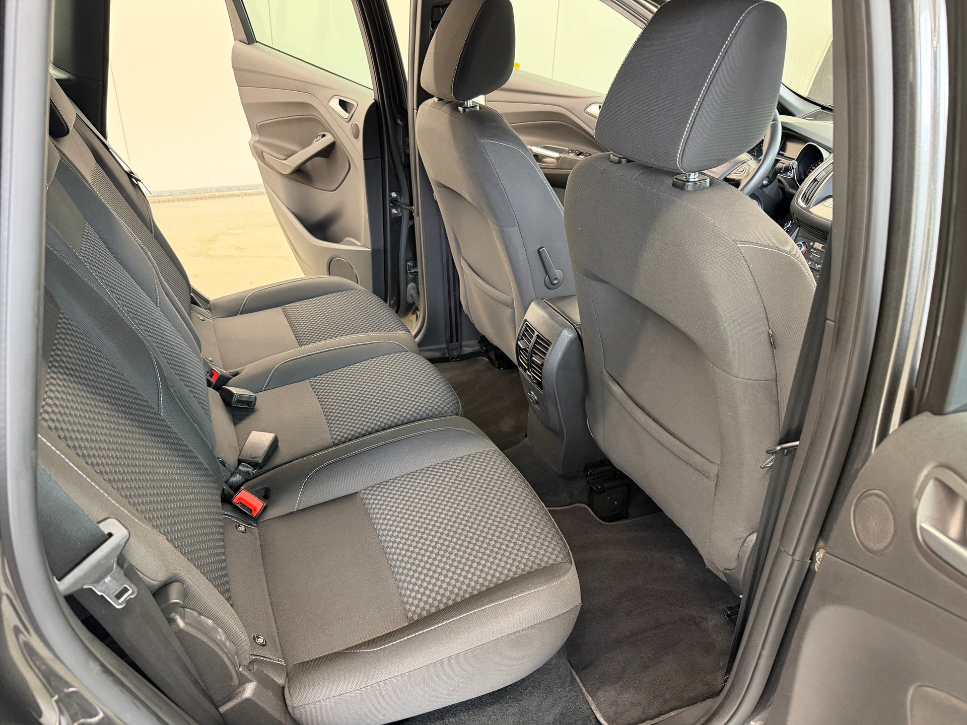 FORD C-Max 2.0 TDCi Trend-image-13