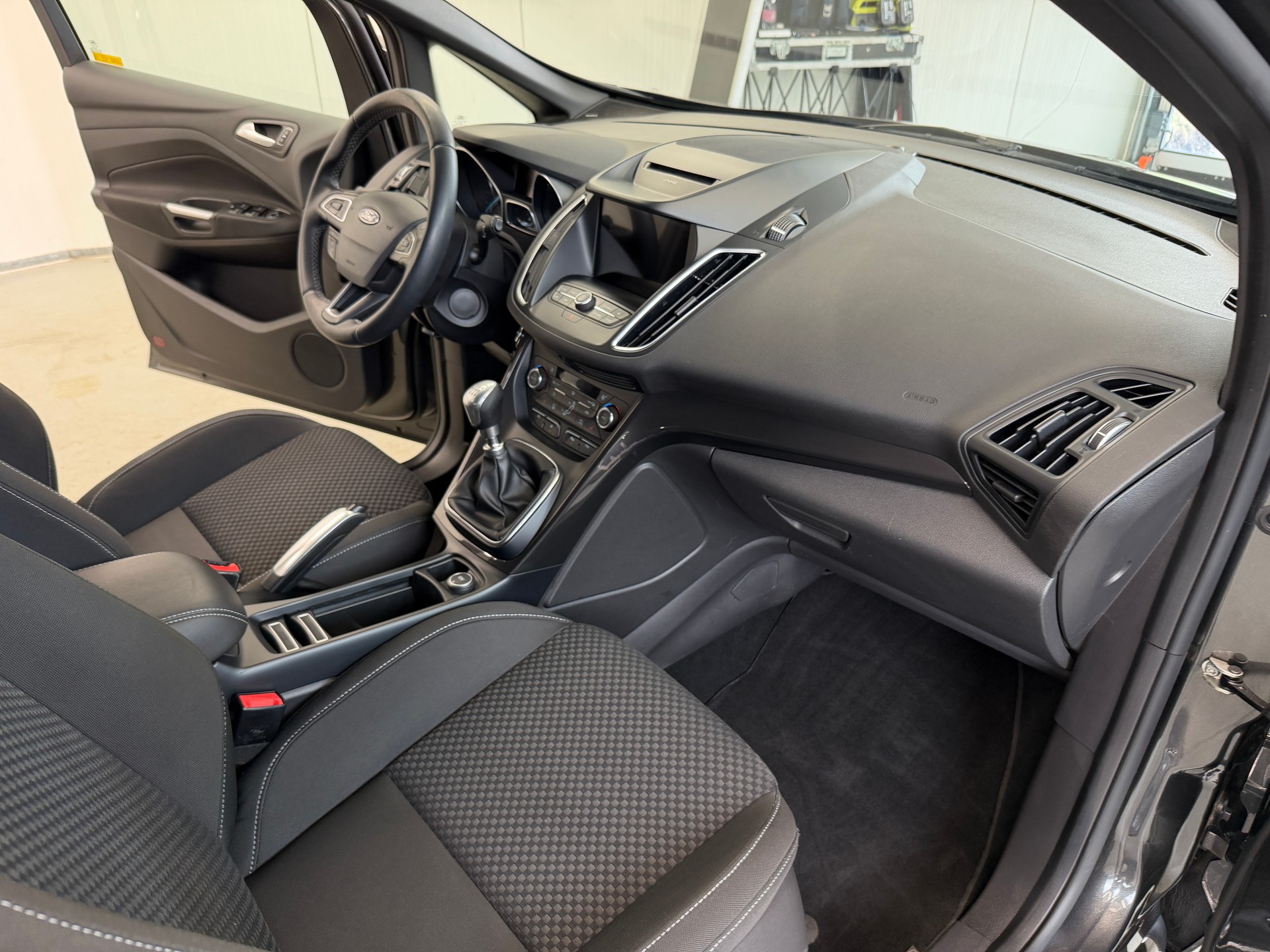 FORD C-Max 2.0 TDCi Trend-image-16