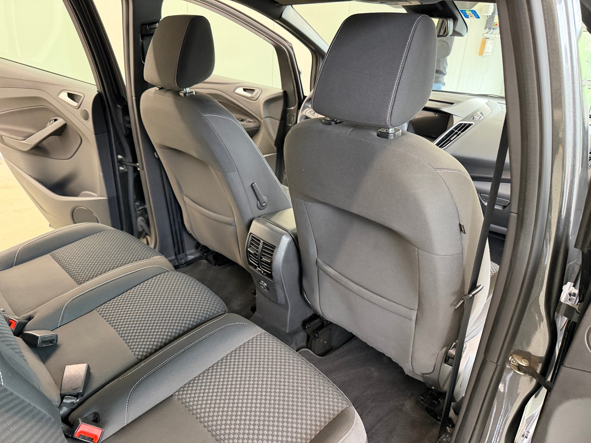 FORD C-Max 2.0 TDCi Trend-image-14