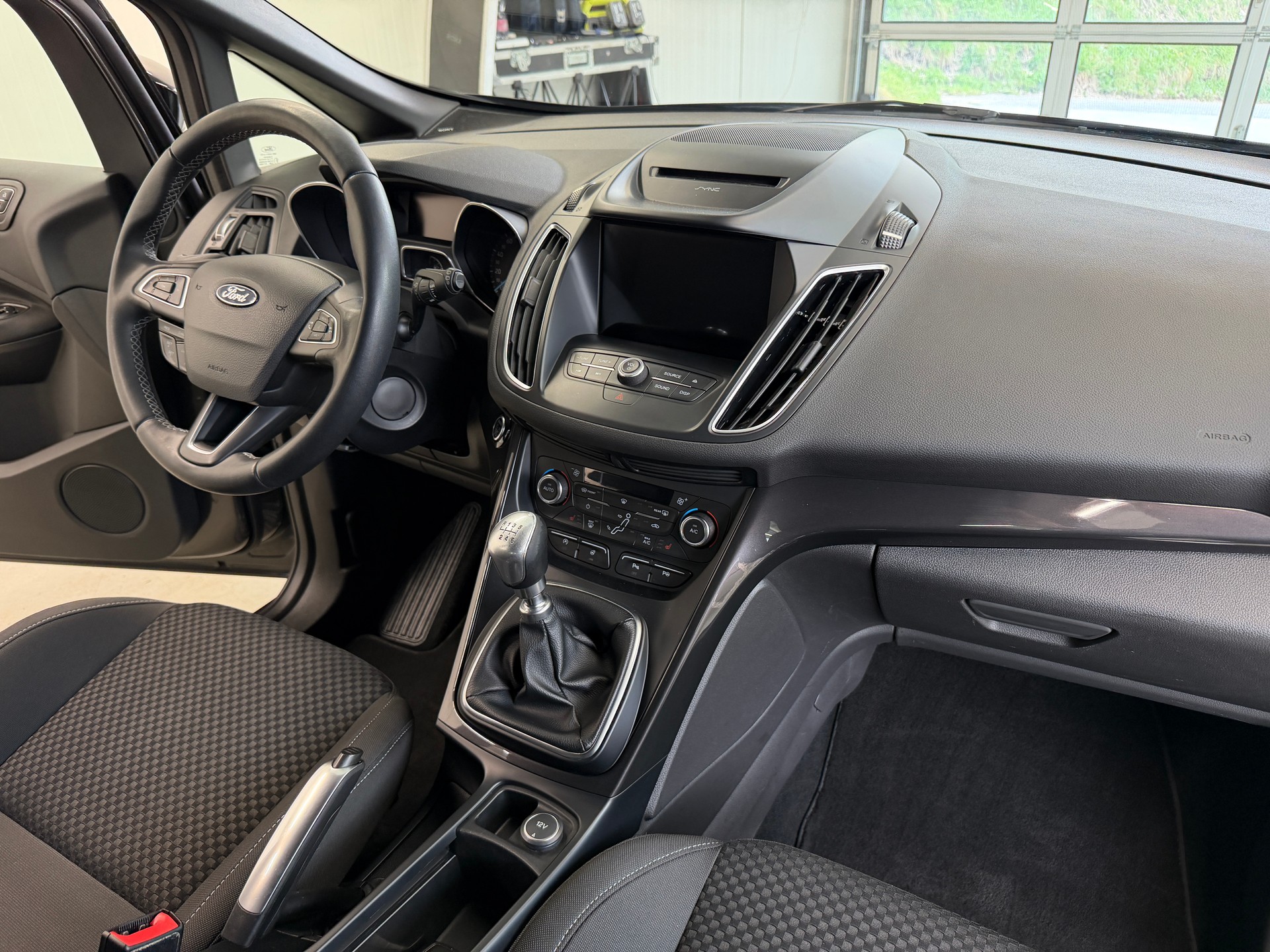 FORD C-Max 2.0 TDCi Trend-image-17