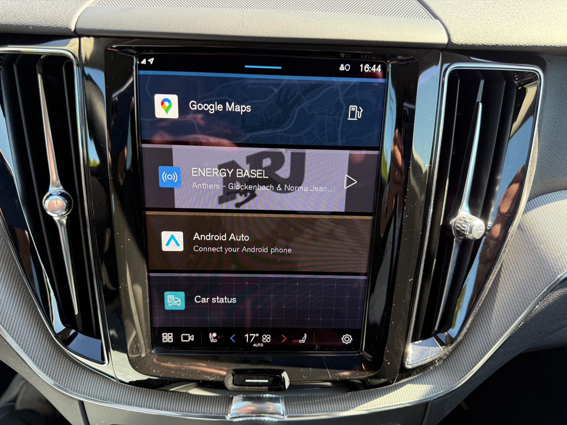 VOLVO XC60 B5 Benzin Mild Hybrid AWD Plus Dark Geartronic-image-10