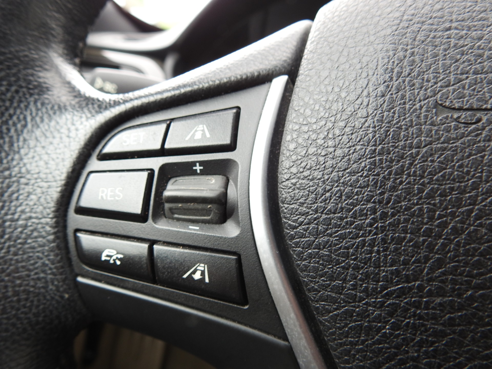 BMW 320d GT xDrive Luxury Line Steptronic-image-27