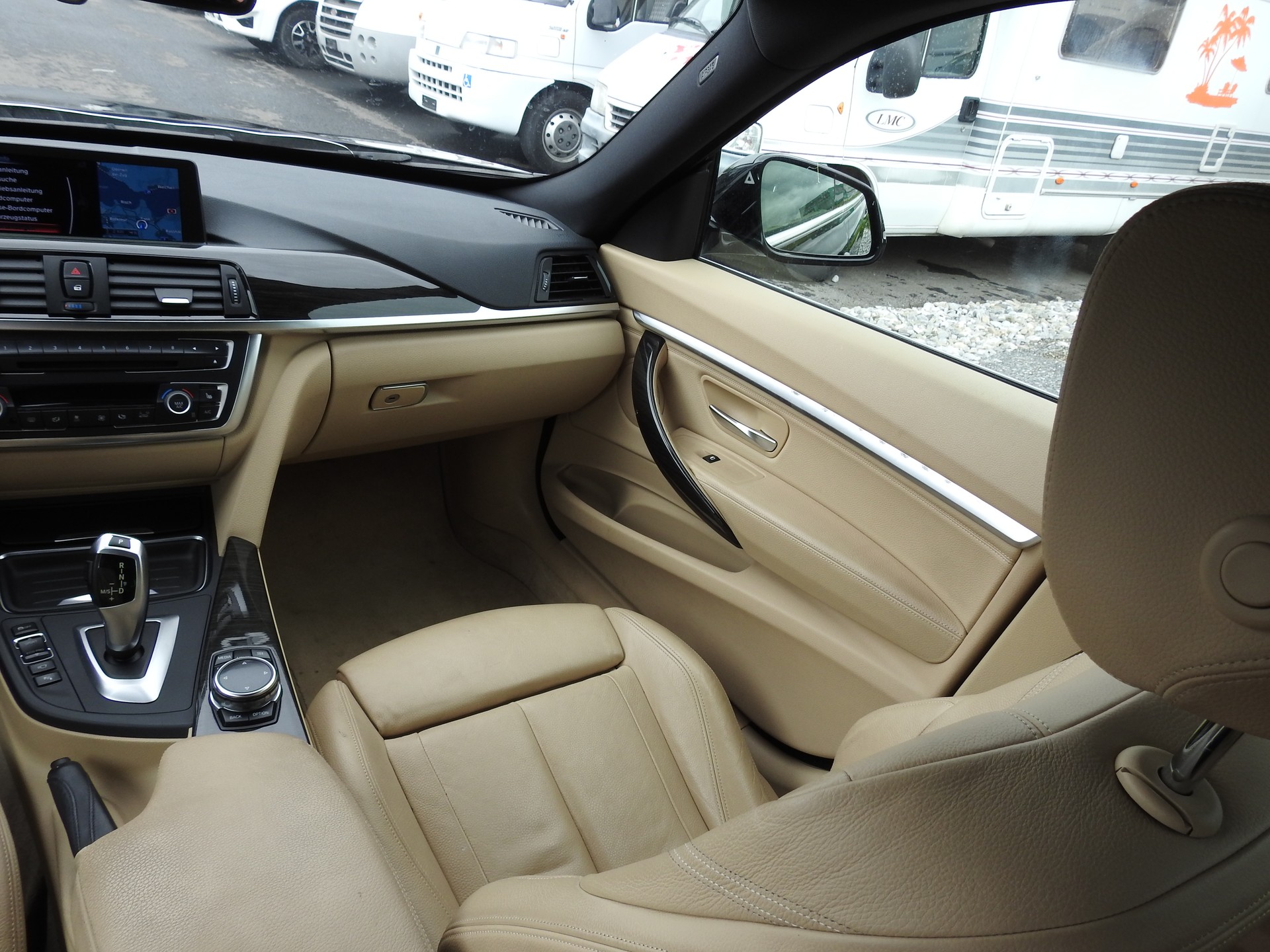 BMW 320d GT xDrive Luxury Line Steptronic-image-19