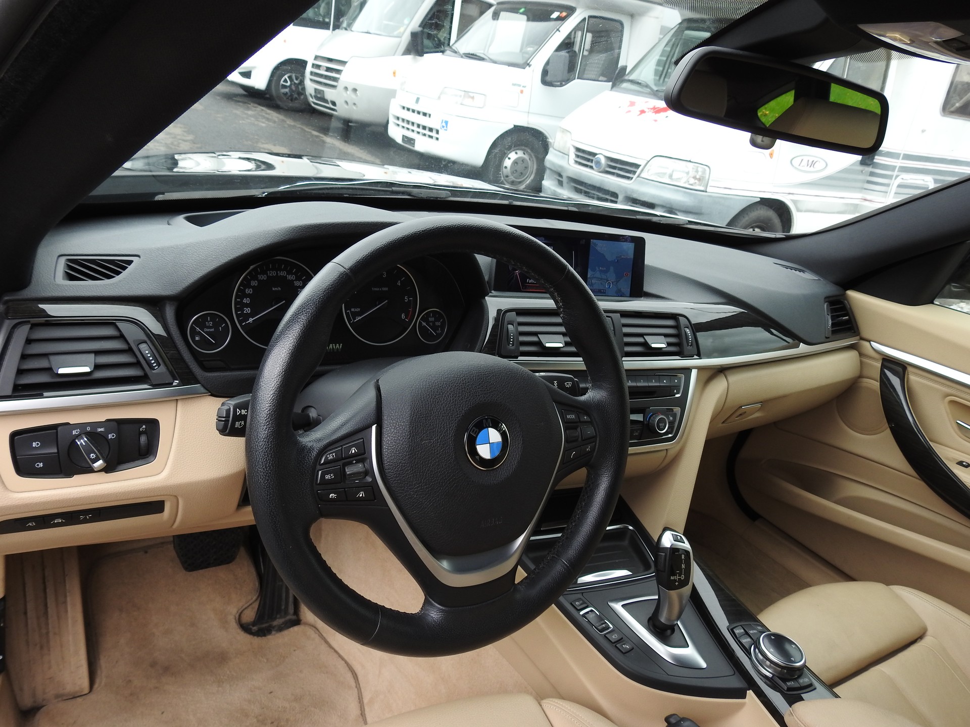 BMW 320d GT xDrive Luxury Line Steptronic-image-14