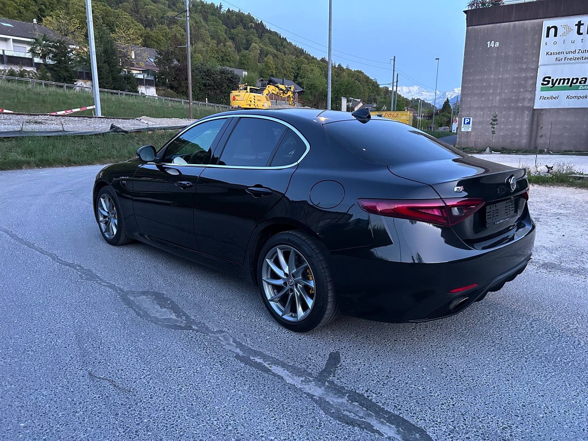 ALFA ROMEO Giulia 2.0 Veloce Q4 Automatic-image-2