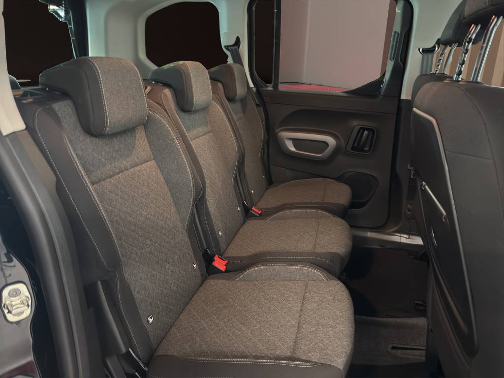 OPEL Combo 1.5 GS Automat-image-7