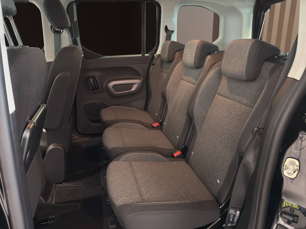 OPEL Combo 1.5 GS Automat-image-8