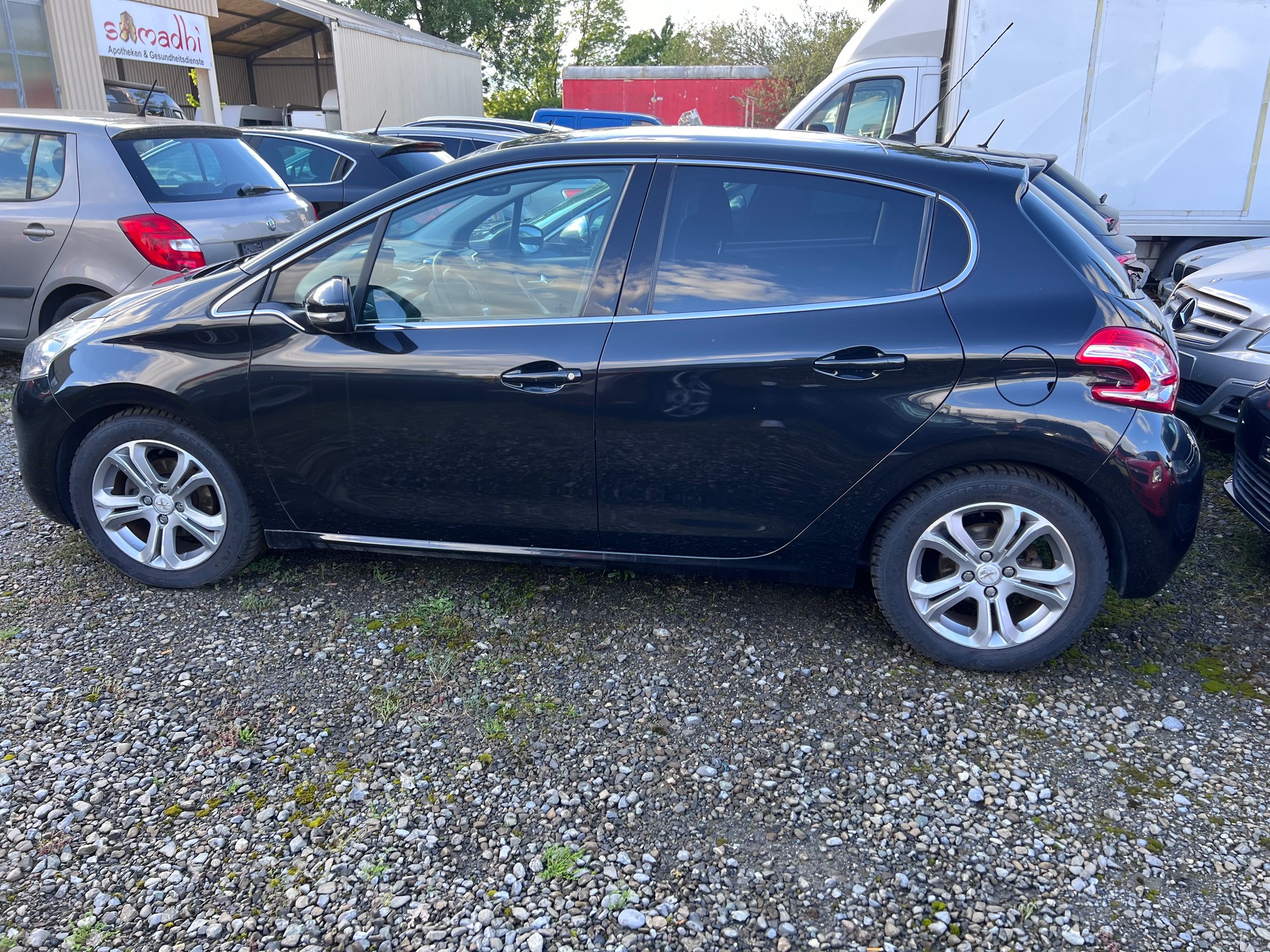 PEUGEOT 208 1.6 VTI Allure-image-2