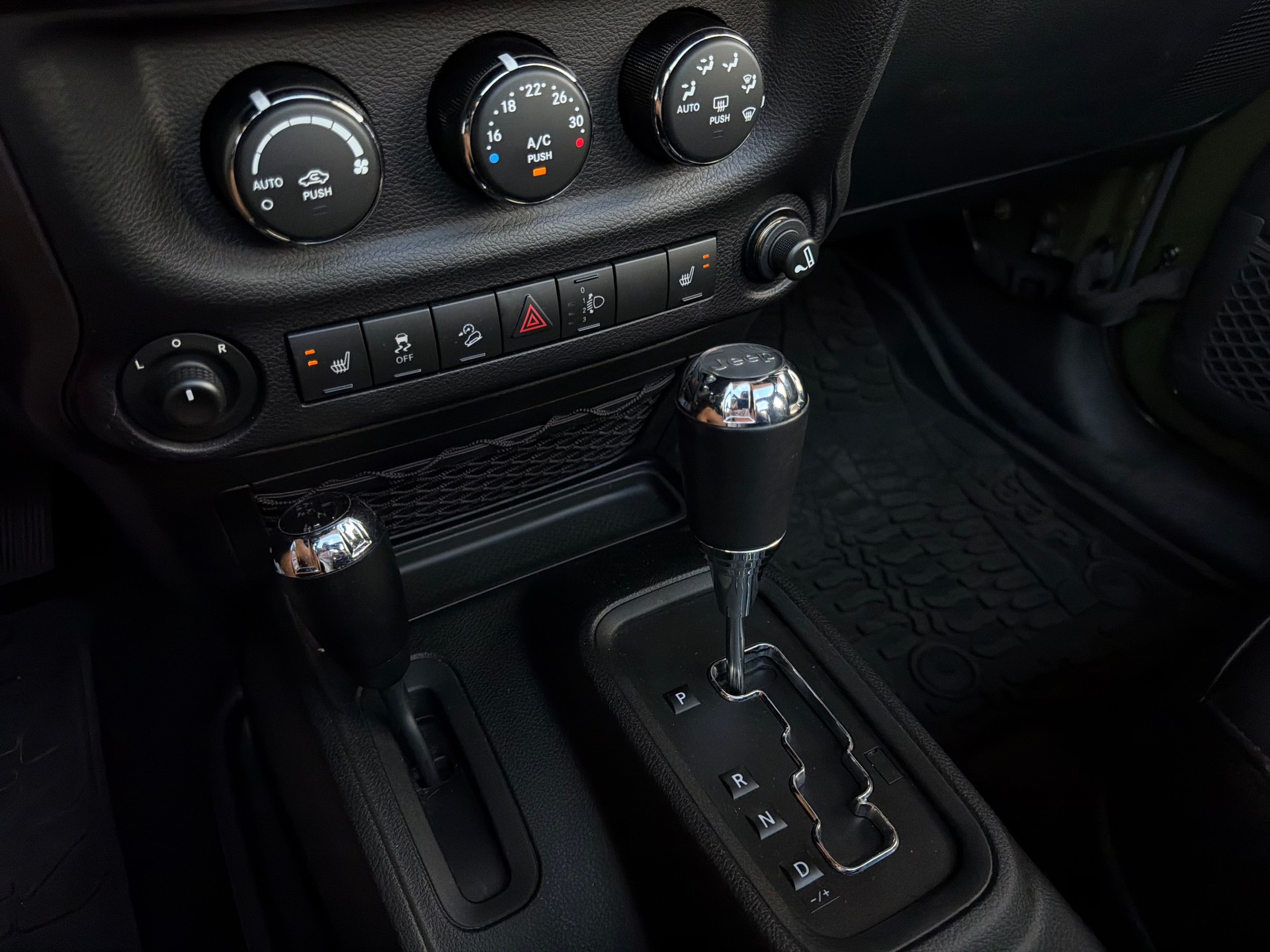 JEEP Wrangler 2.8CRD Unlimited 75th Anniversary Automat *CH-Fahrzeug*-image-10