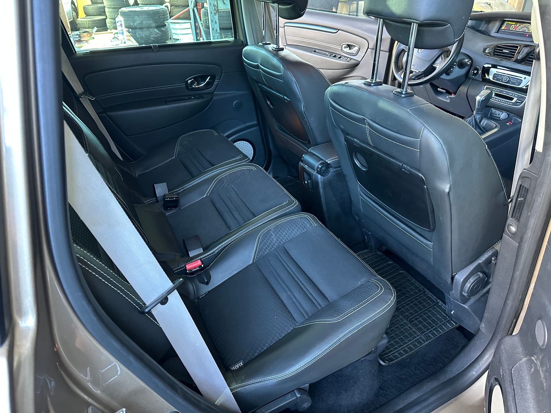 RENAULT Grand Scénic 1.5 dCi Bose EDC-image-10