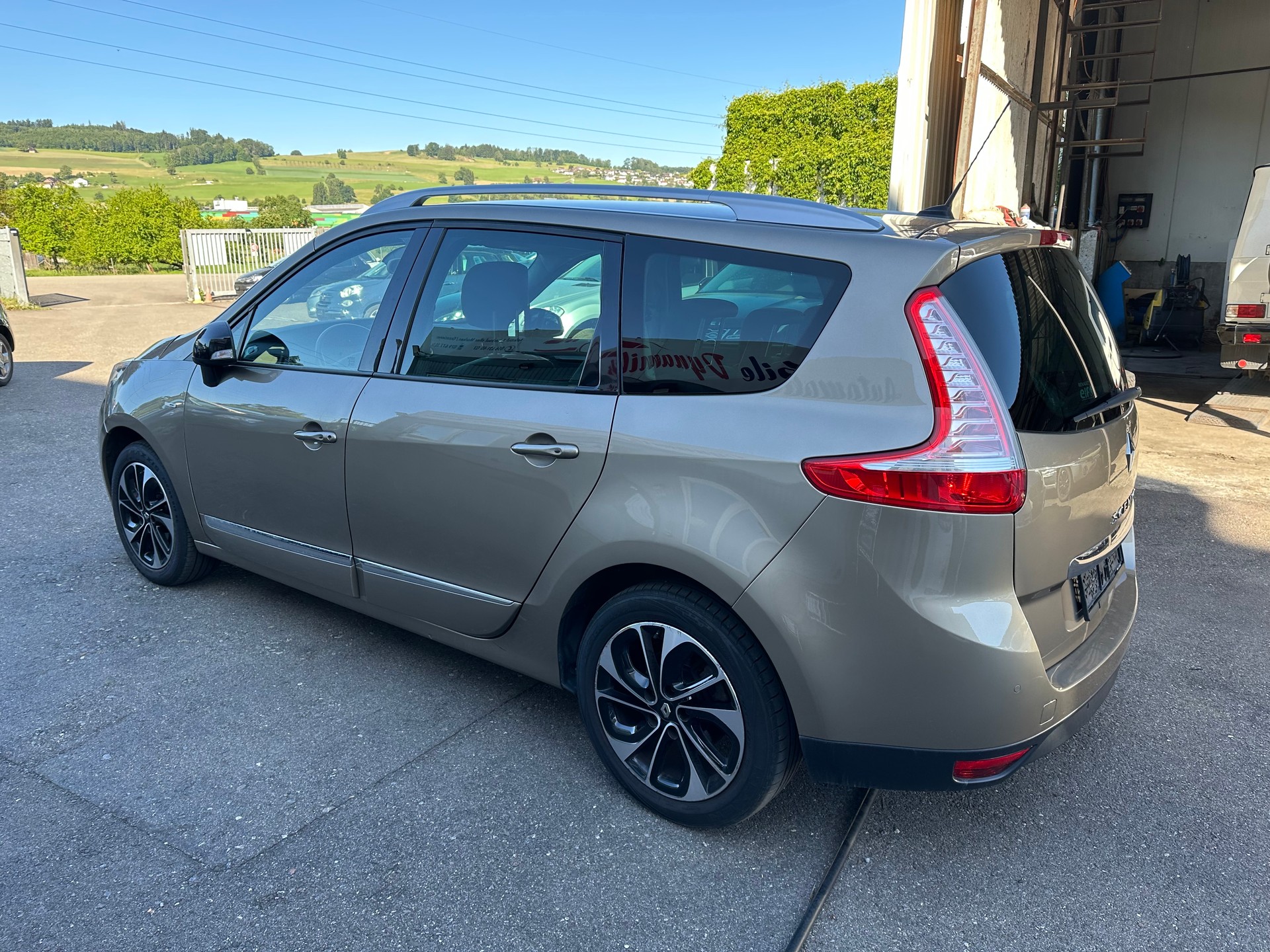RENAULT Grand Scénic 1.5 dCi Bose EDC-image-2