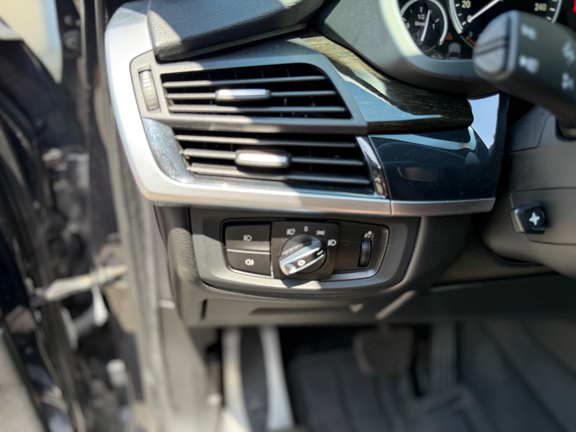 BMW X5 xDrive M50d Steptronic-image-21