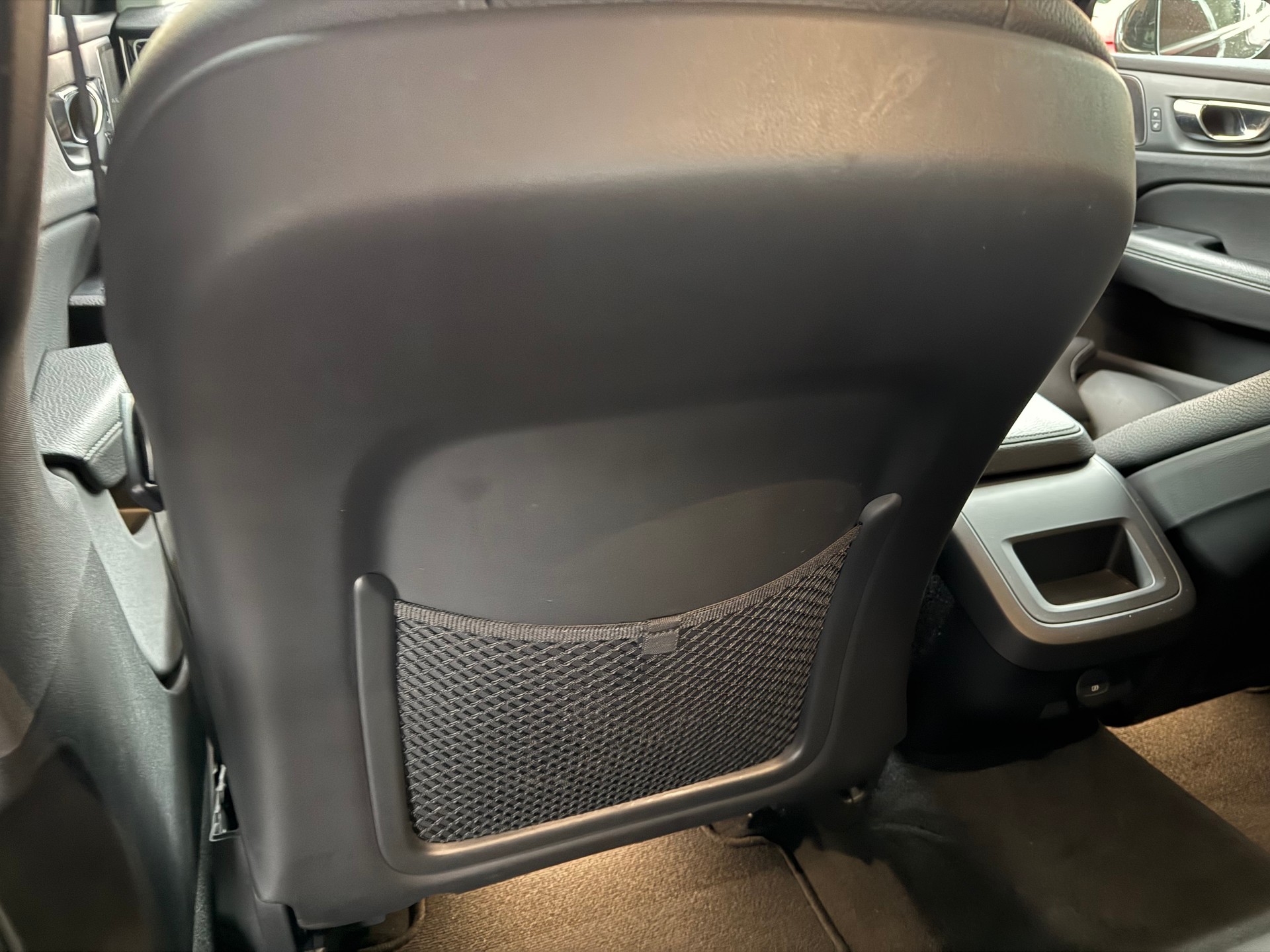VOLVO V60 B4 Diesel Mild Hybrid Inscription Geartronic-image-13