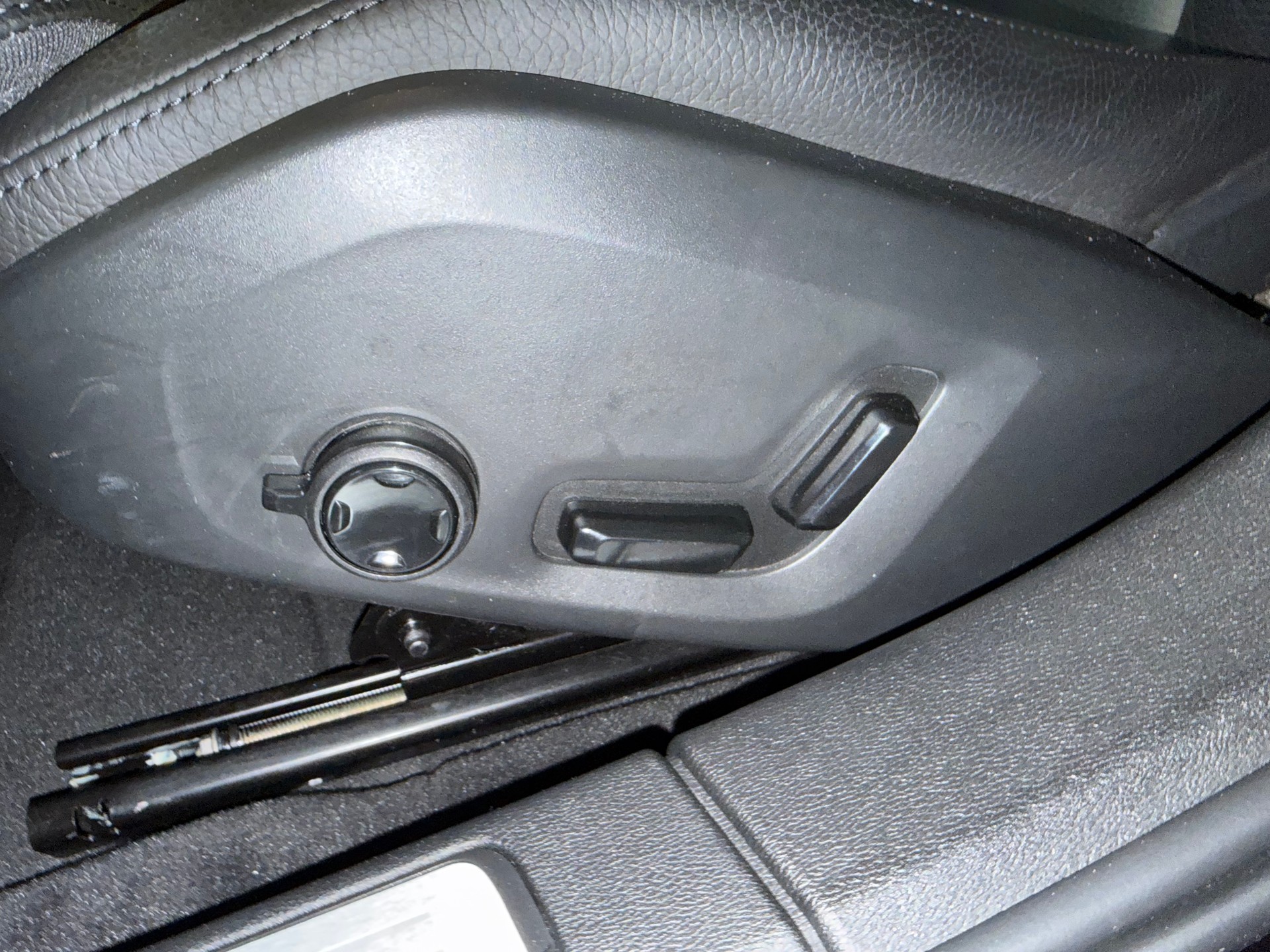 VOLVO V60 B4 Diesel Mild Hybrid Inscription Geartronic-image-12