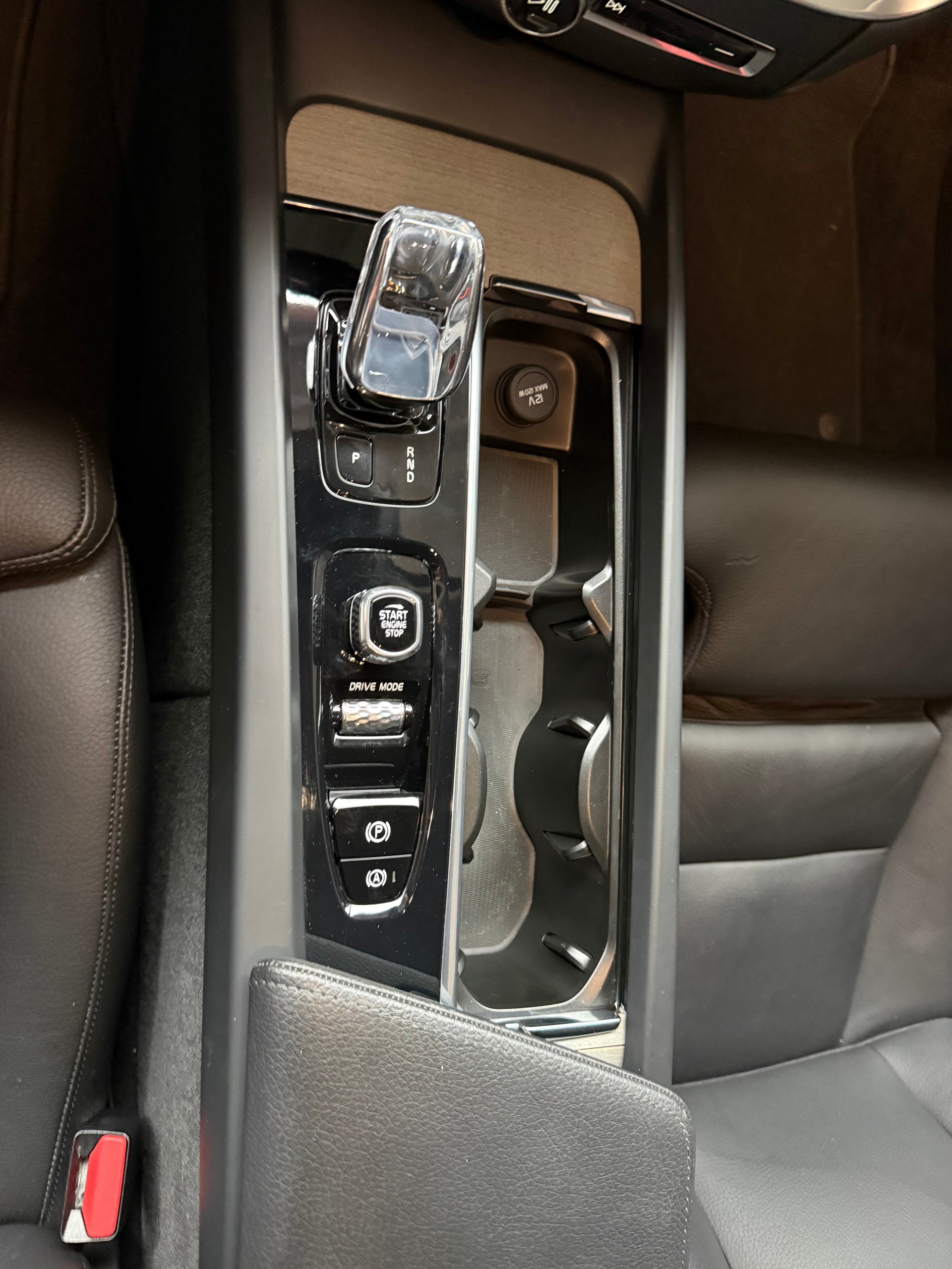 VOLVO V60 B4 Diesel Mild Hybrid Inscription Geartronic-image-10