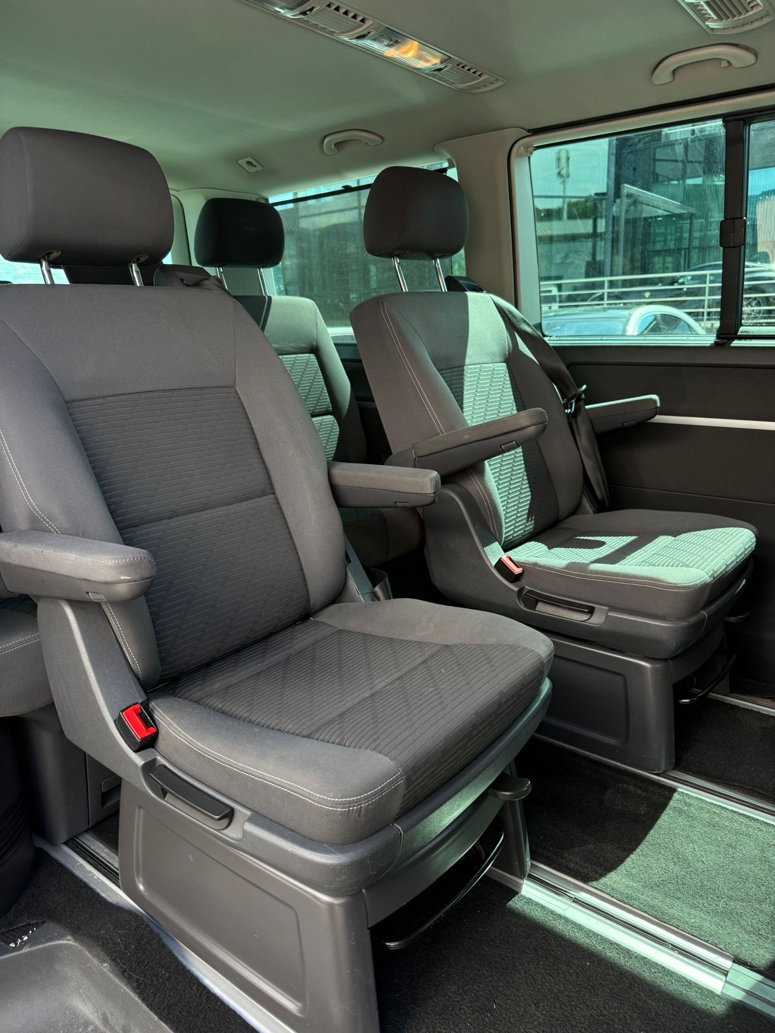 VW T5 Multivan 2.0 Bi-TDI CR Comfortline 4Motion DSG-image-6