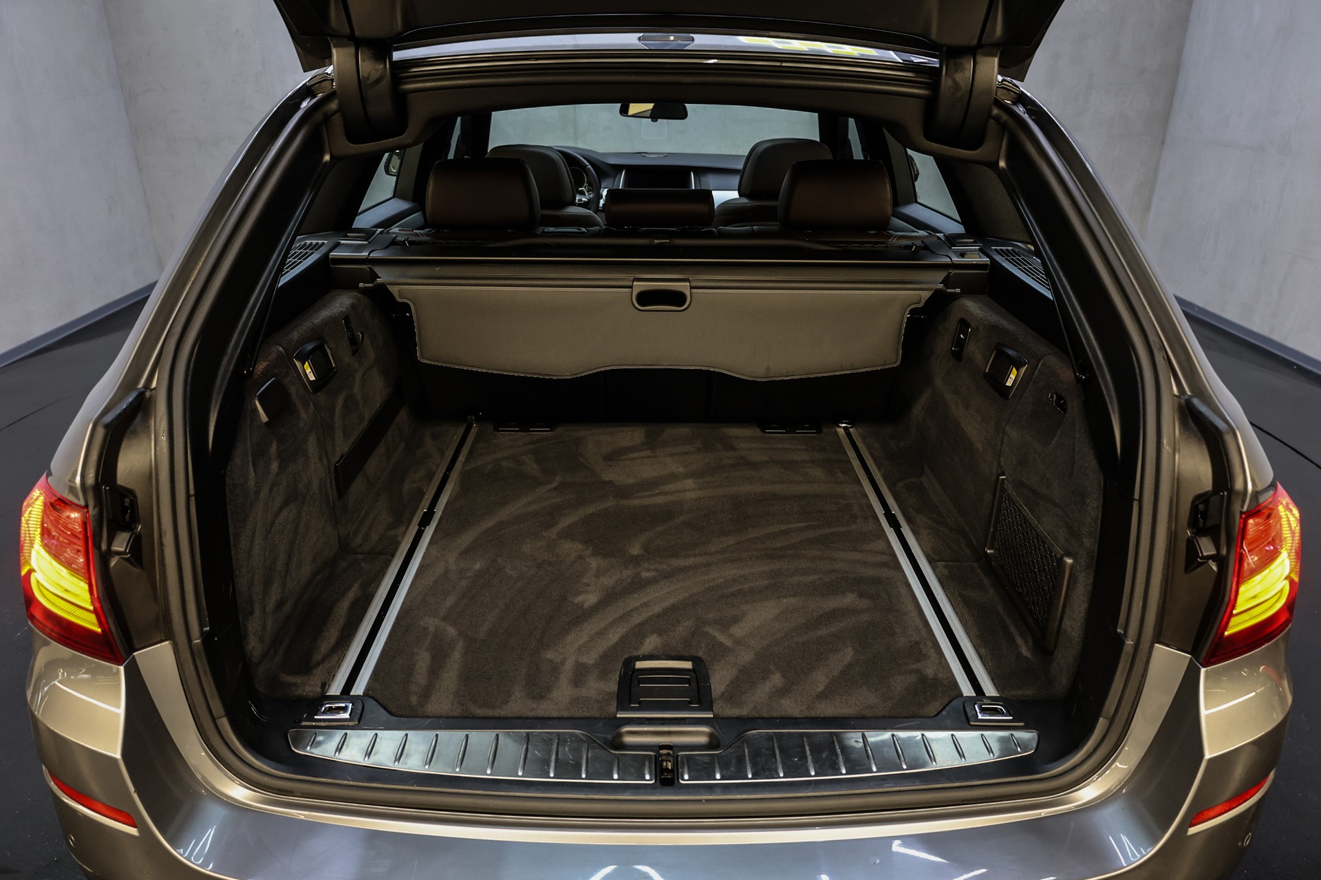 BMW M 550d xDrive Touring M Paket-image-33