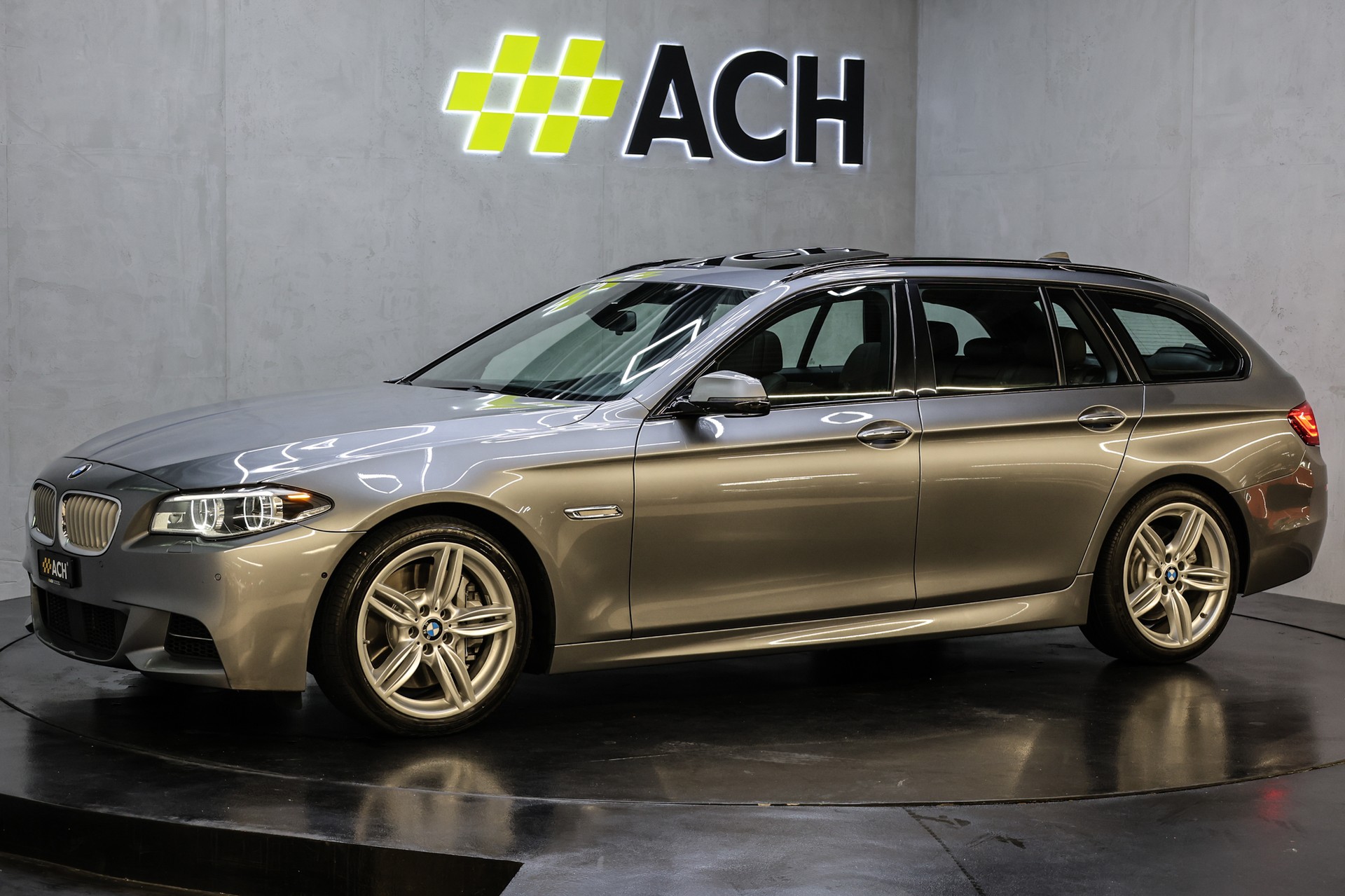 BMW M 550d xDrive Touring M Paket-image-8
