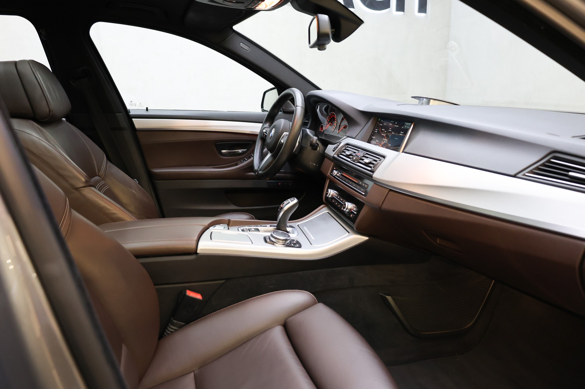 BMW M 550d xDrive Touring M Paket-image-32