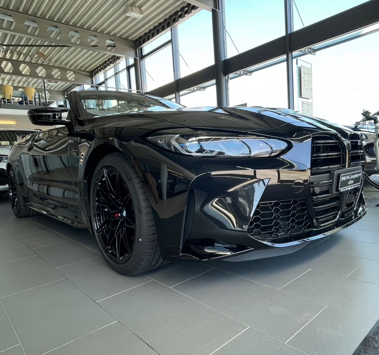 BMW M4 Competition xDrive-image-0