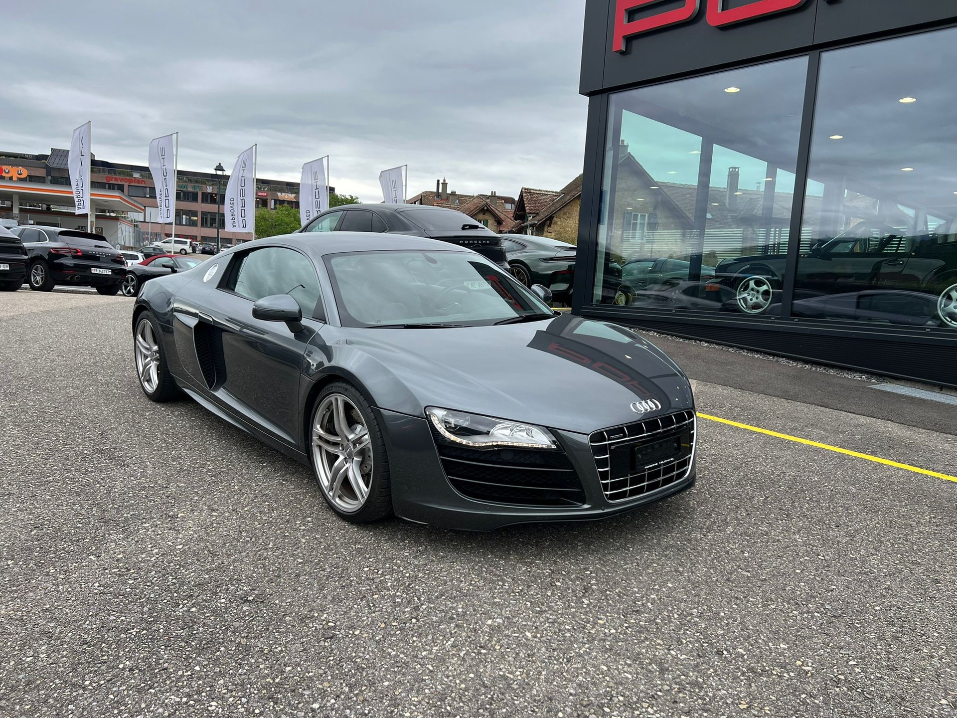 AUDI R8 Coupé 5.2 R-Tronic-showroom-element-2